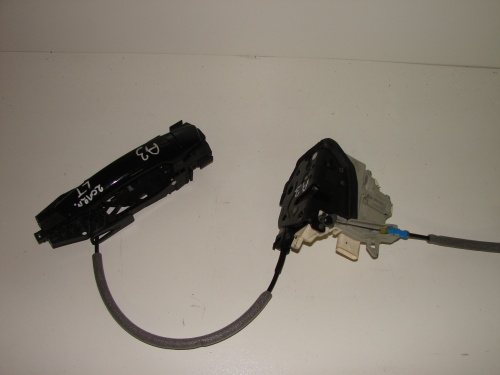 ZAMOK + KLUCKA LAVYCH ZADNYCH DVERI AUDI A3 8V0837209