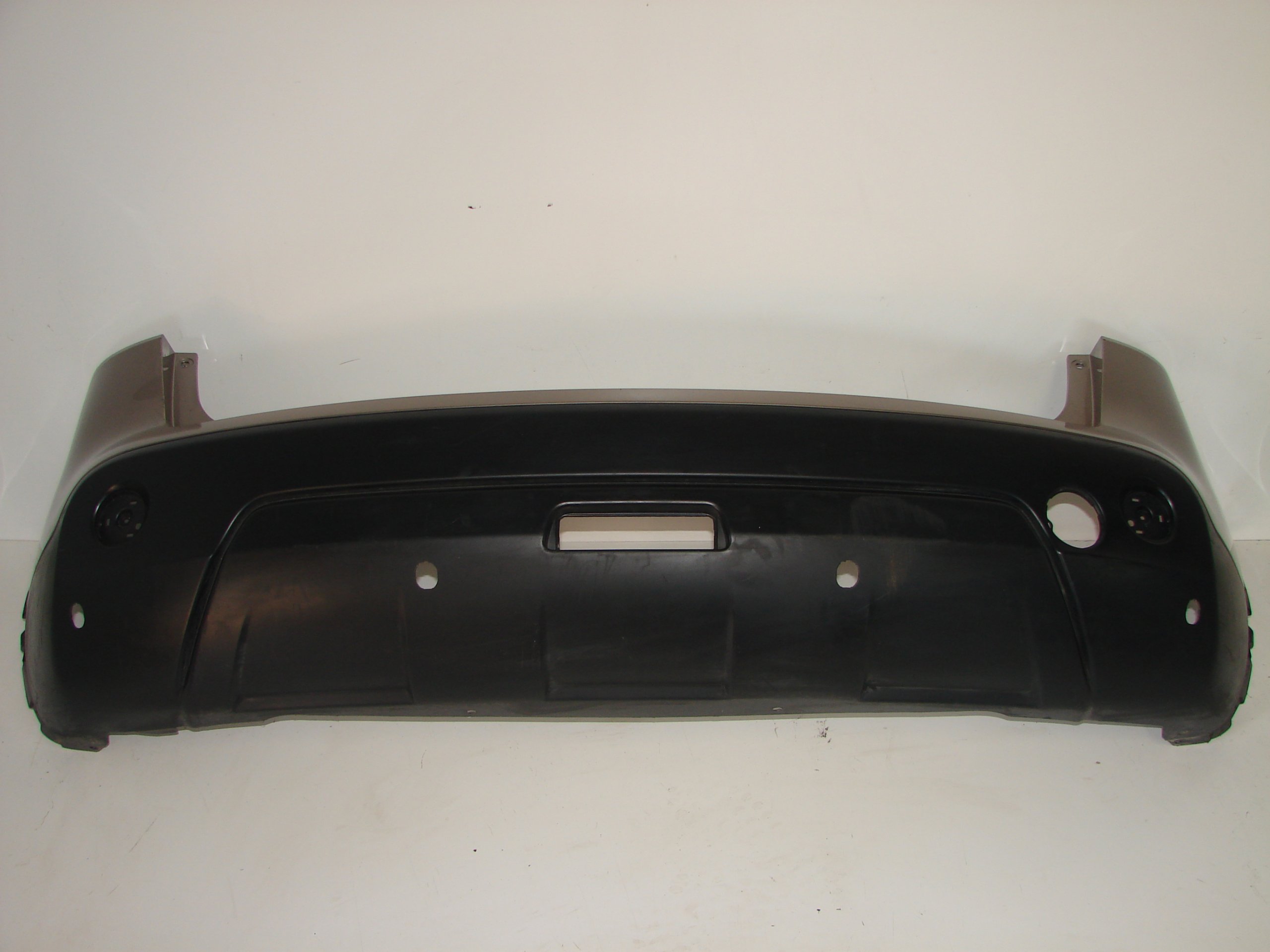 ZADNÝ NÁRAZNÍK NISSAN QASHQAI 06-09