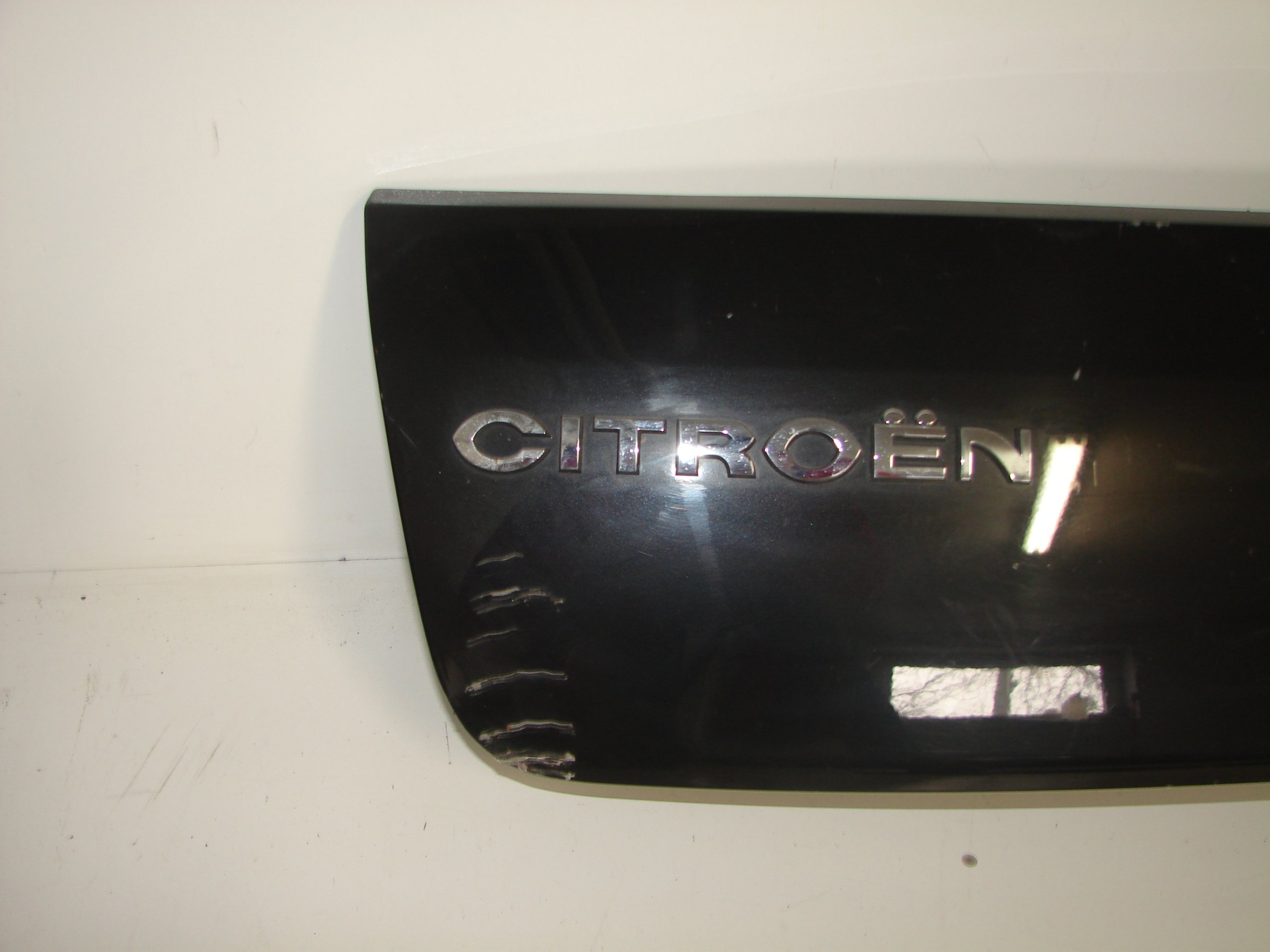 BLENDA LISTA ZADNEJ KAPOTY CITROEN C4 04-08 3DVER