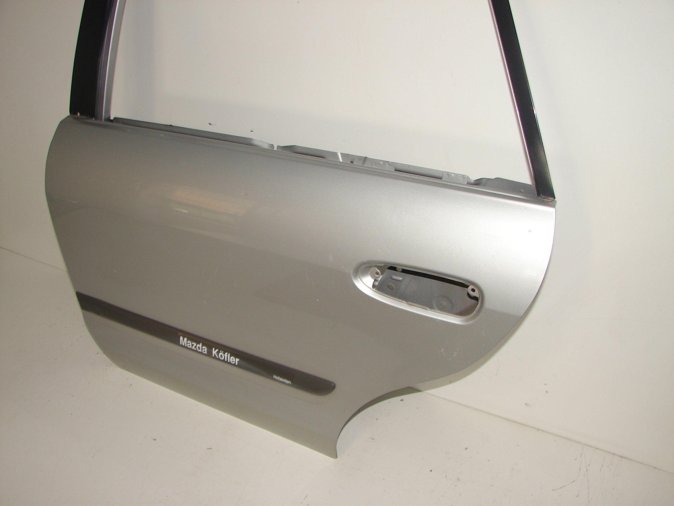 LAVE ZADNE DVERE MAZDA 626 GW 98-02 KOMBI