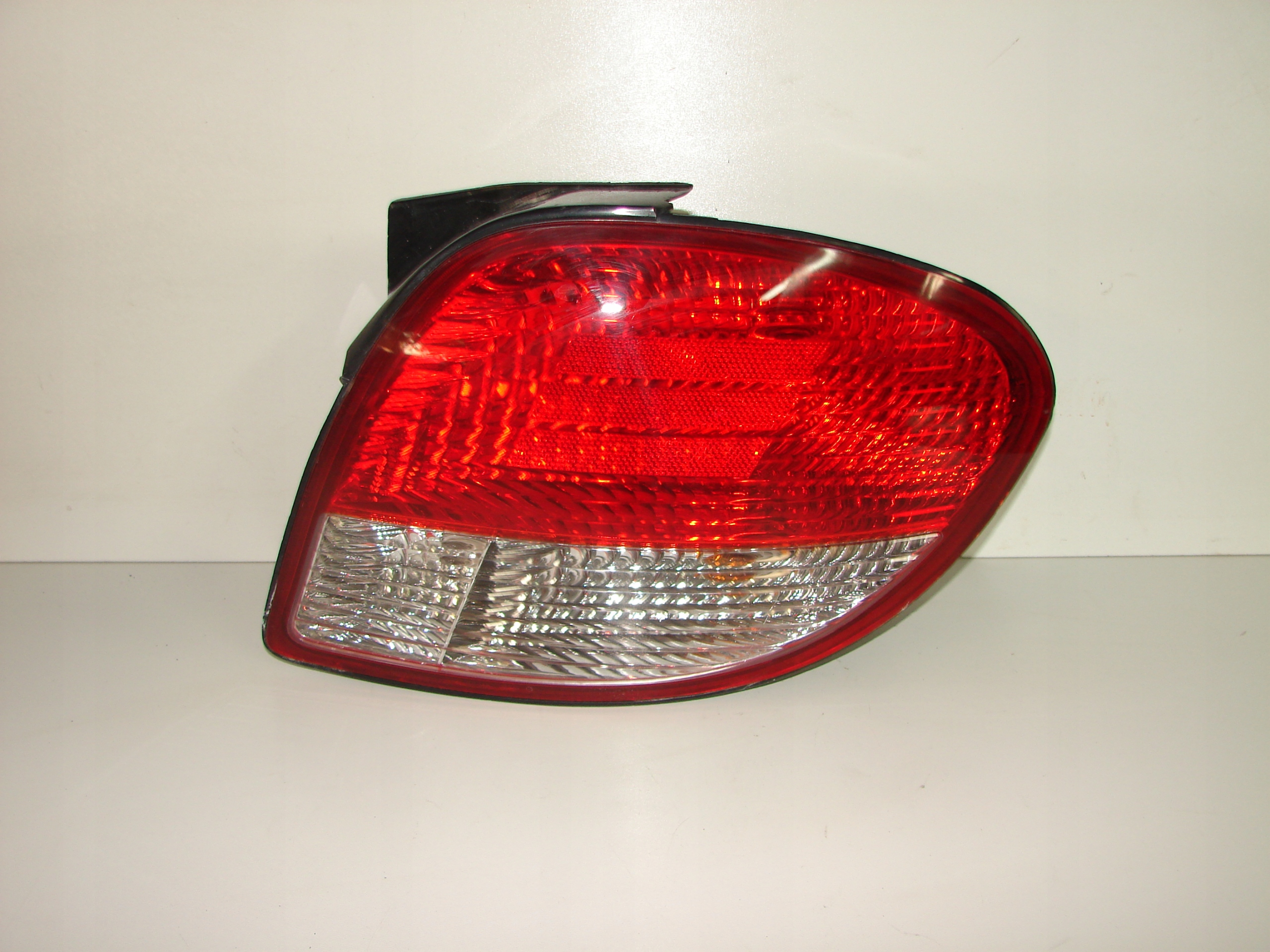 PRAVE ZADNE SVETLO HYUNDAI COUPE 00-02
