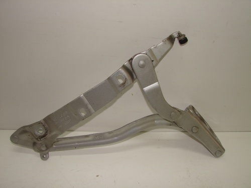 LAVY PANT ZADNEJ KAPOTY AUDI A8 D3 4E0827299H