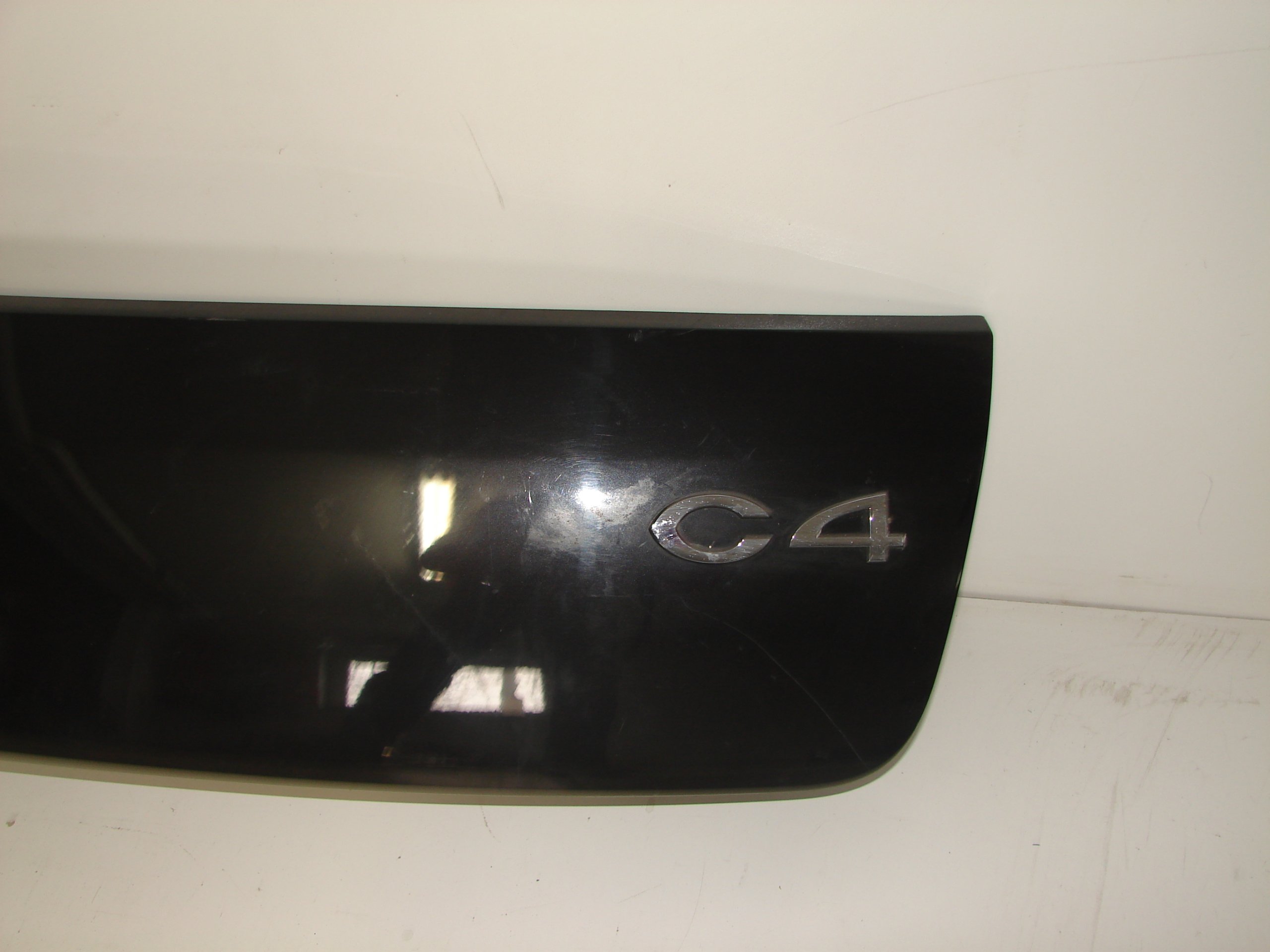 BLENDA LISTA ZADNEJ KAPOTY CITROEN C4 04-08 3DVER