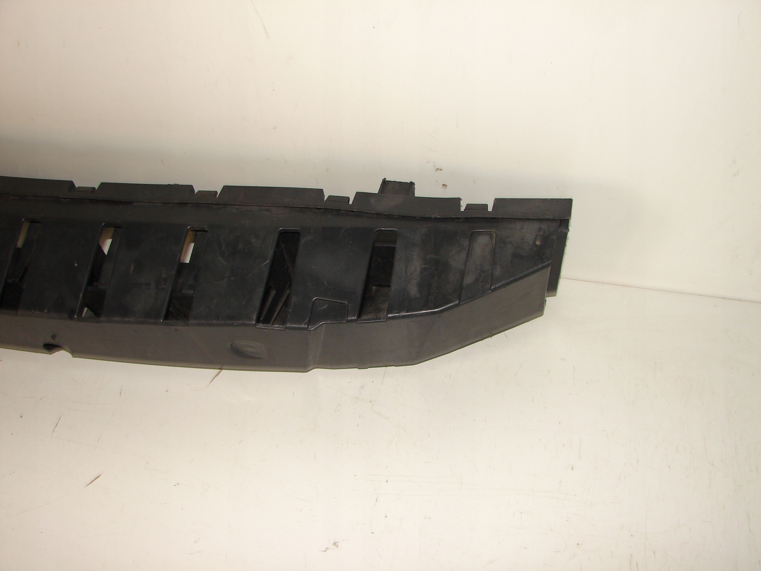 VYSTUHA PREDNEHO NARAZNIKA VOLVO S80 V70 06-