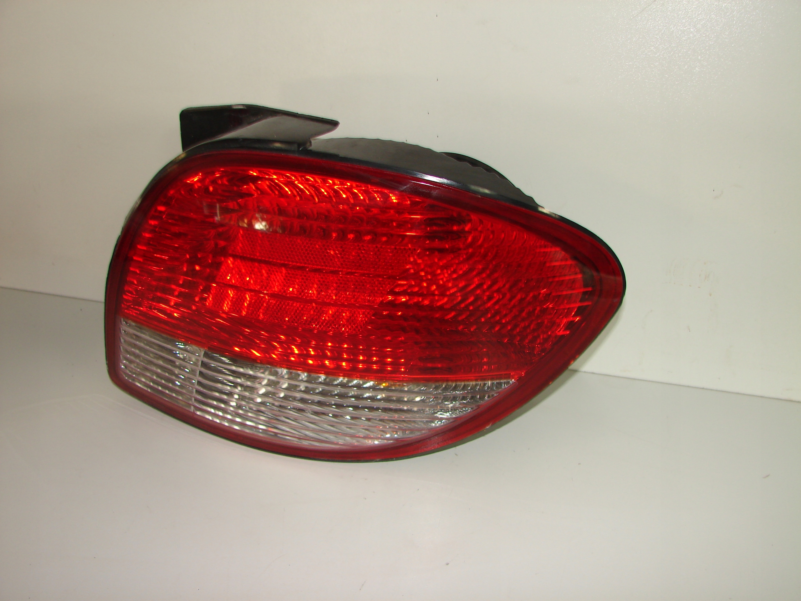 PRAVE ZADNE SVETLO HYUNDAI COUPE 00-02