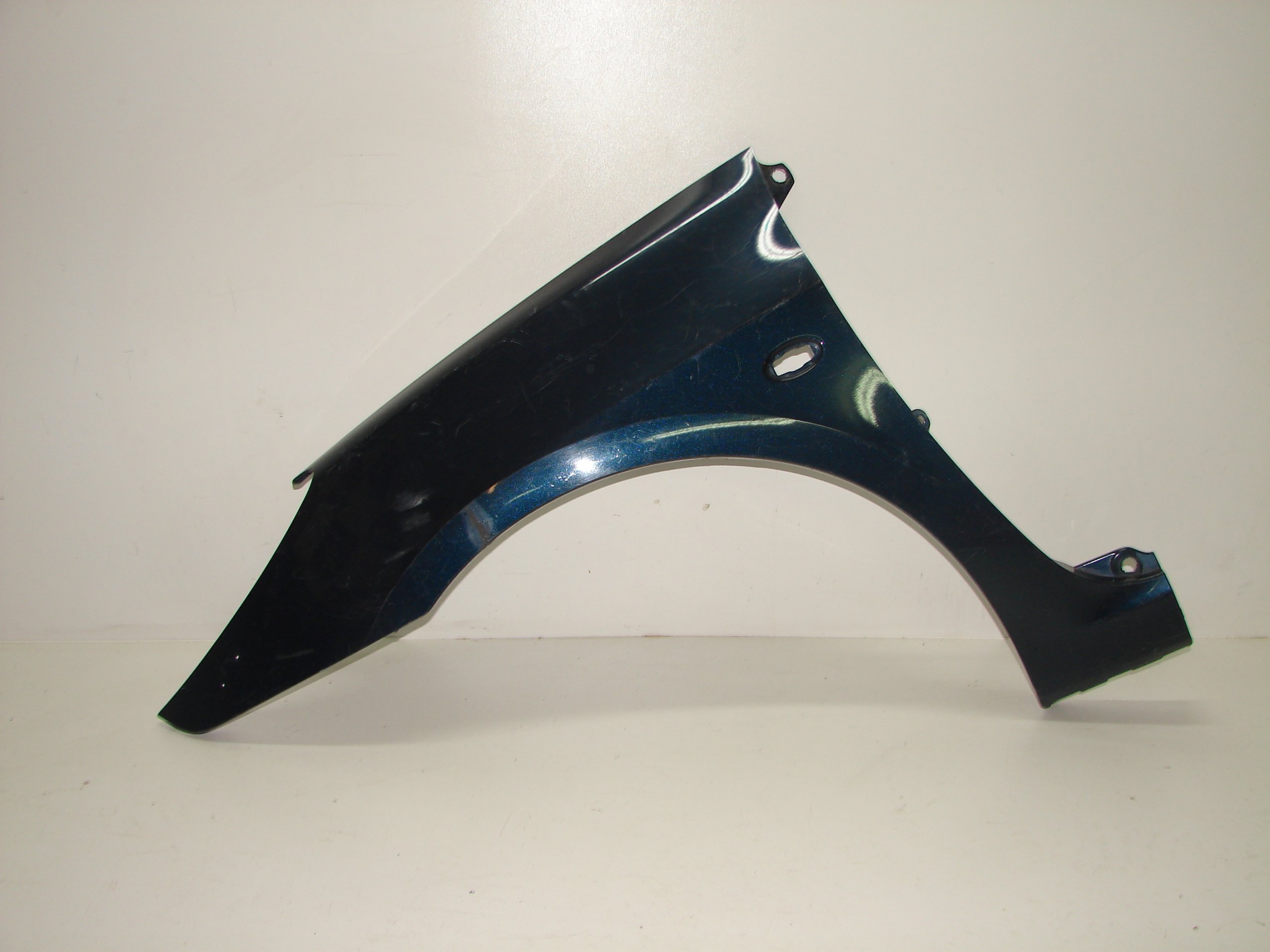 ĽAVÝ PREDNÝ BLATNÍK PEUGEOT 307 LIFT 05-