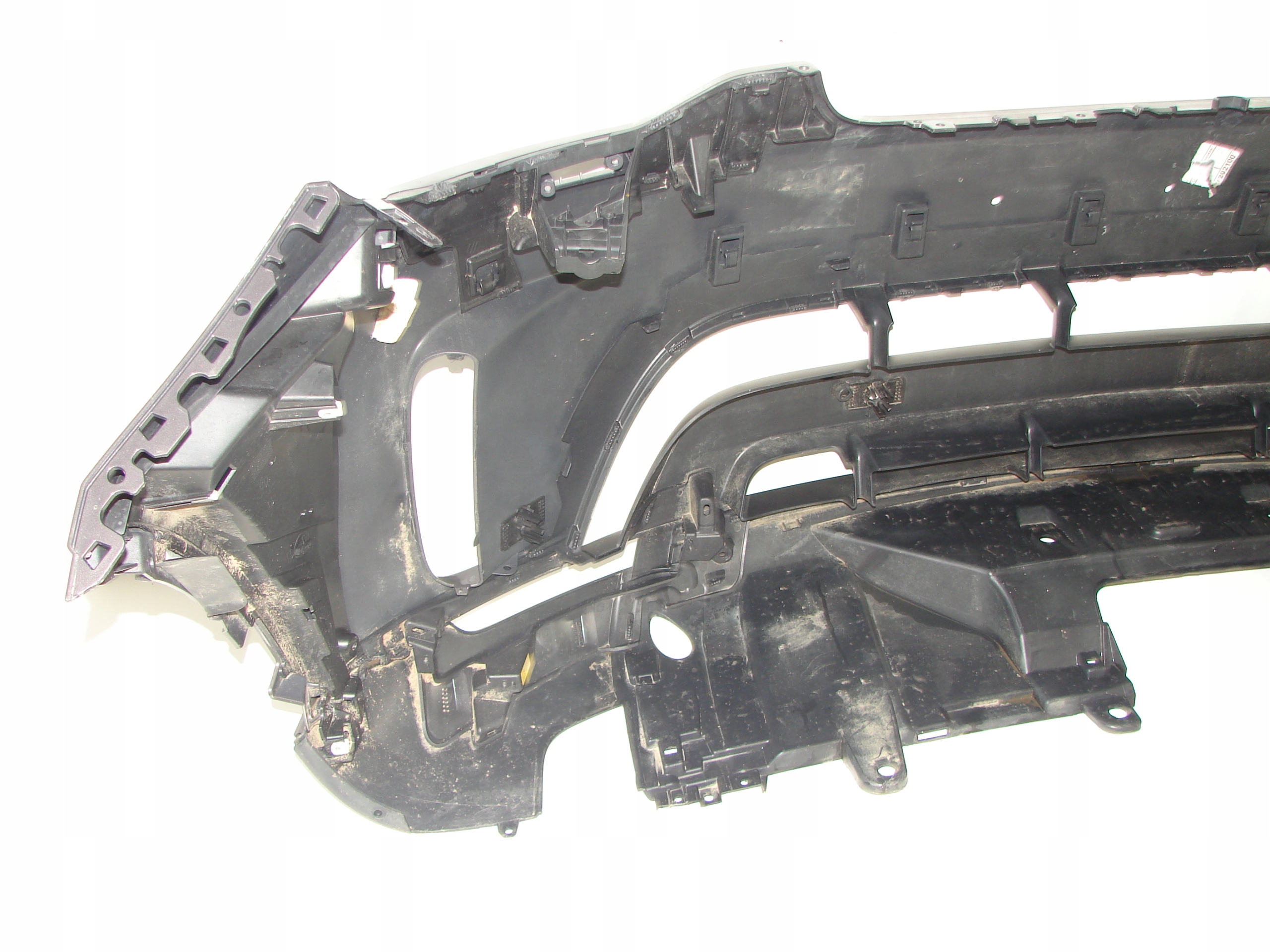 PREDNÝ NÁRAZNÍK LAND ROVER DISCOVERY V 16-