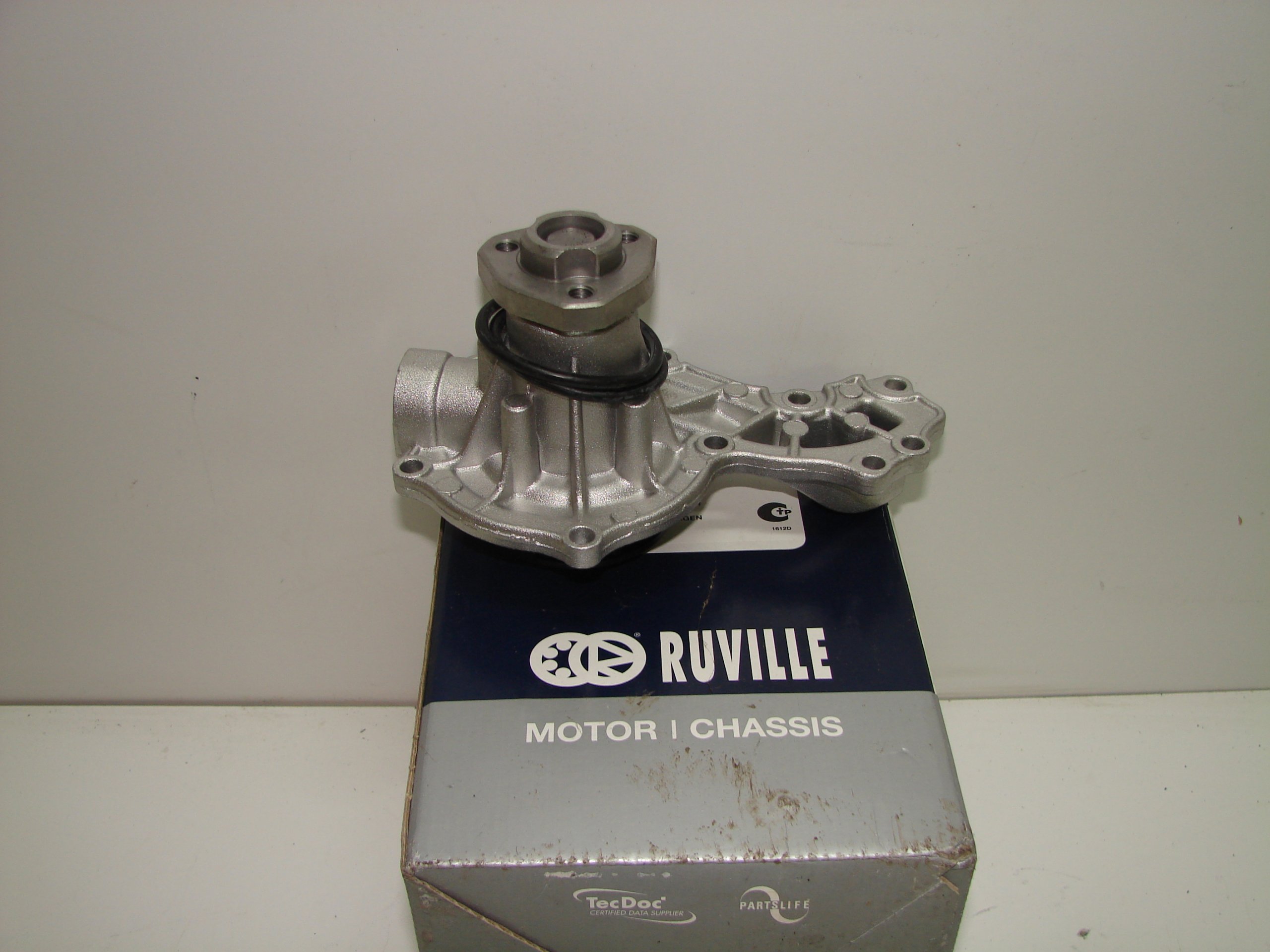 VODNA PUMPA AUDI SEAT SKODA VW RUVILLE 65474 NOVA