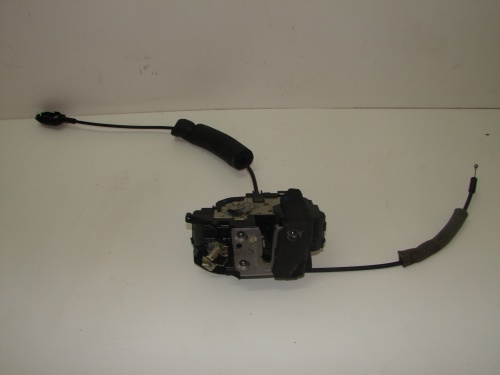 ZAMOK PRAVYCH ZADNYCH DVERI MEGANE 3 KOMBI 825020073R