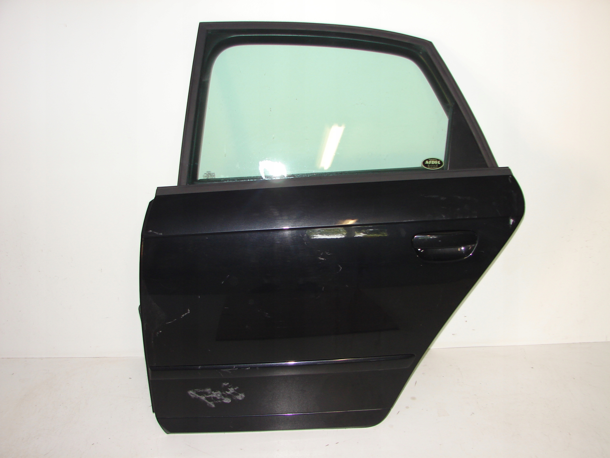 LAVE ZADNE DVERE AUDI A4 B7 04-07 SDN