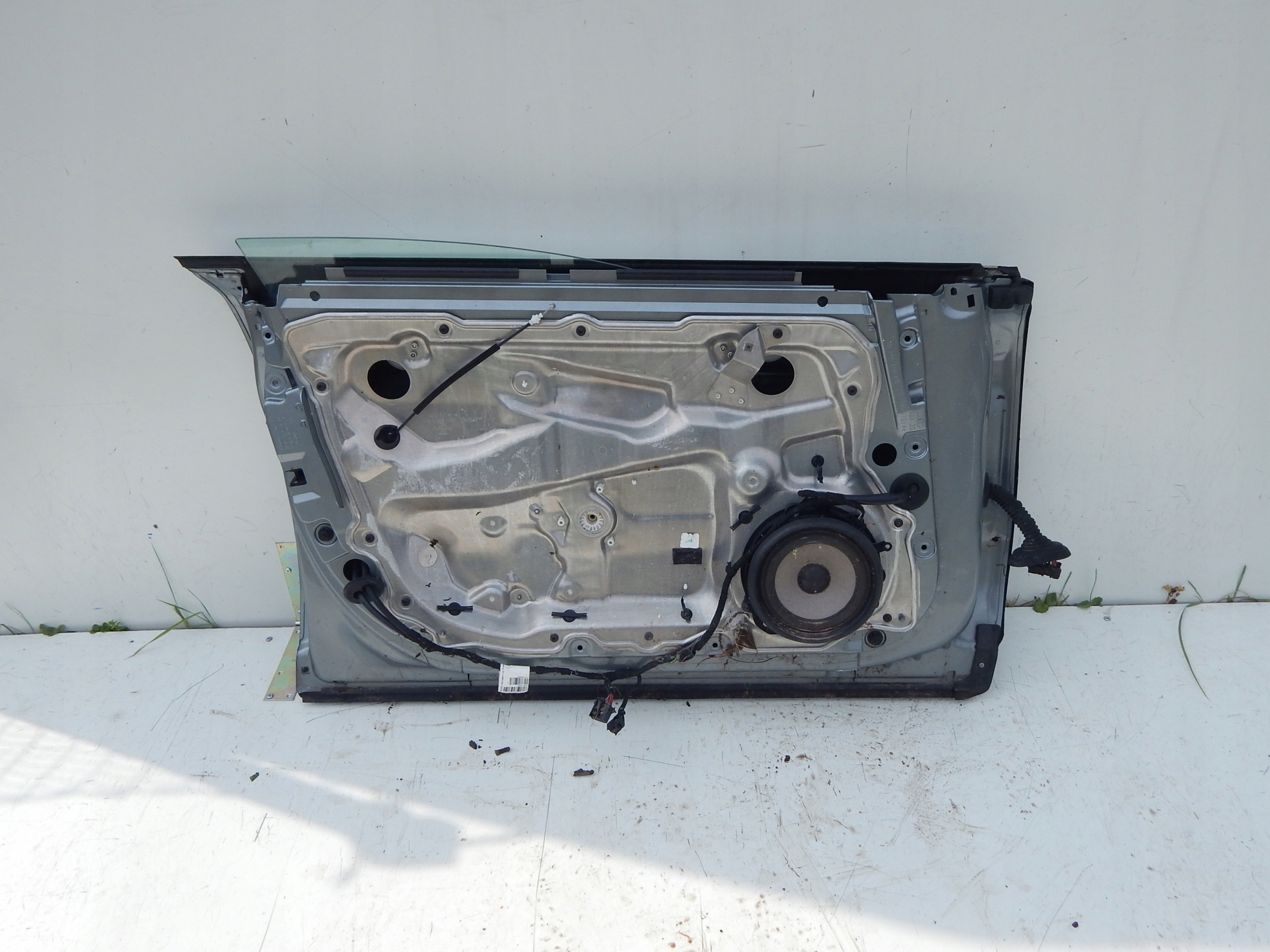 AUDI A8 D3 LAVE PREDNE DVERE