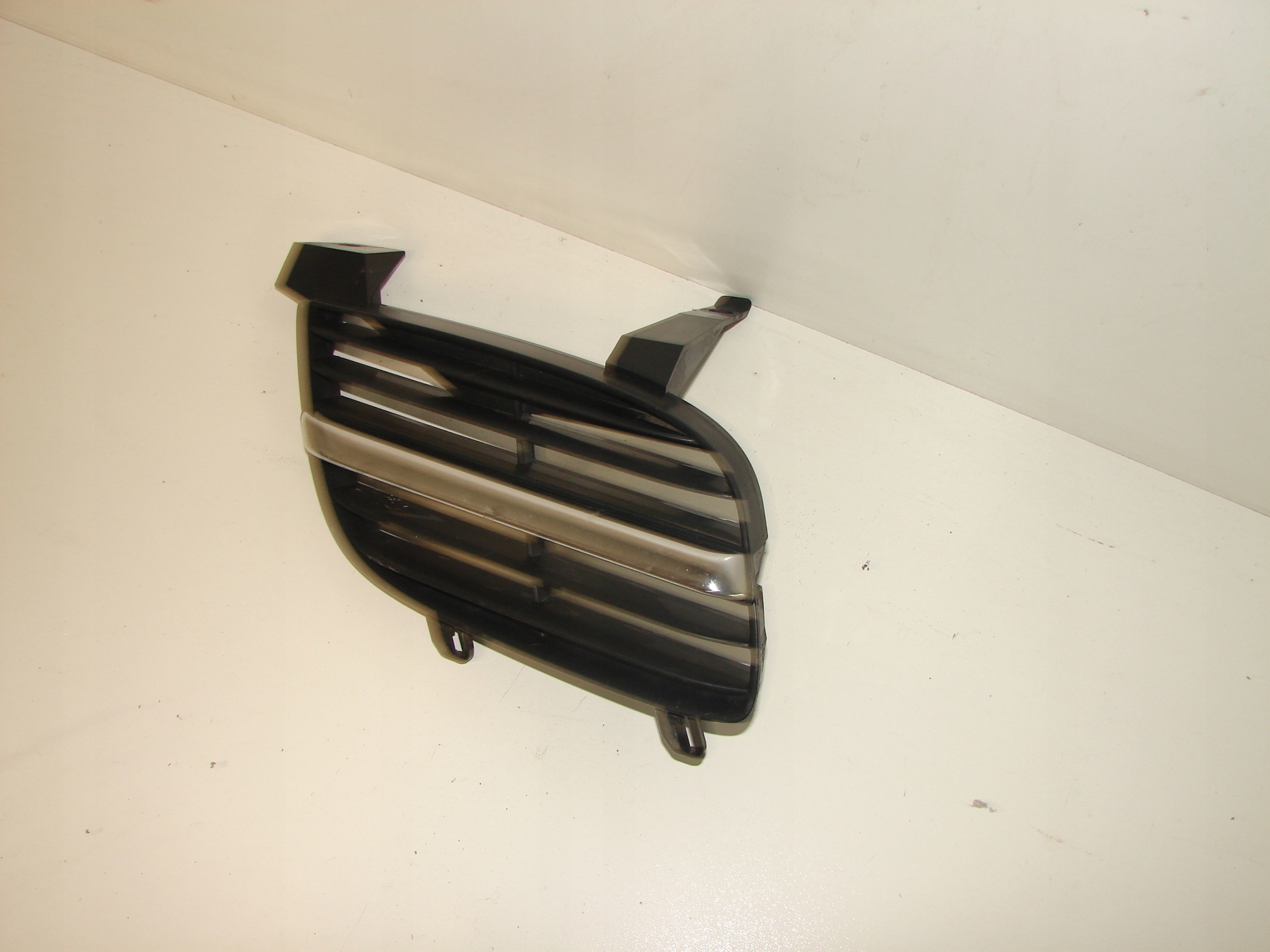 MRIEZKA LISTA PRAVA NISSAN ALMERA N16 00-02