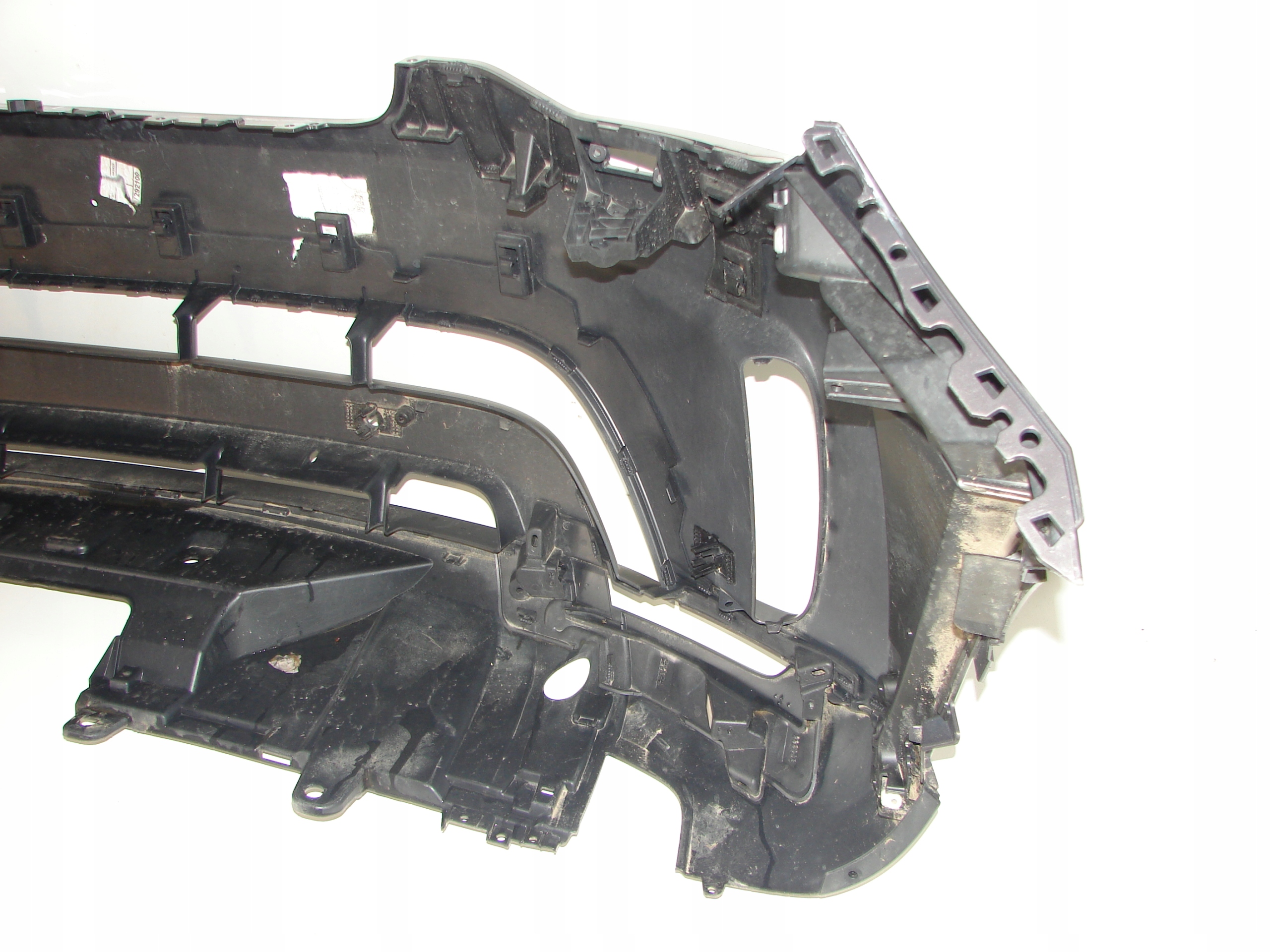 PREDNÝ NÁRAZNÍK LAND ROVER DISCOVERY V 16-