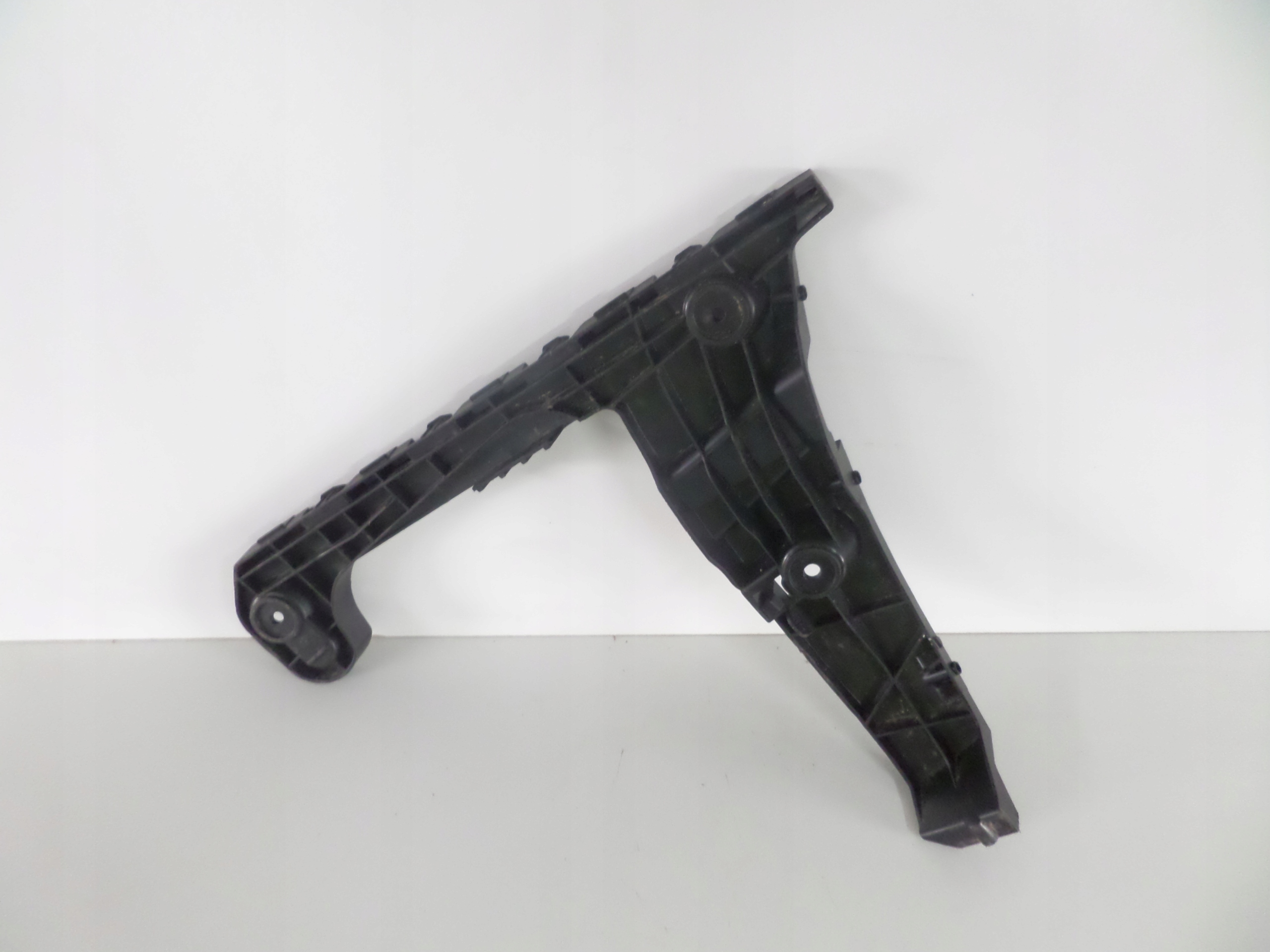 LAVY ZADNY DRZIAK AUDI A5 8W6 16-