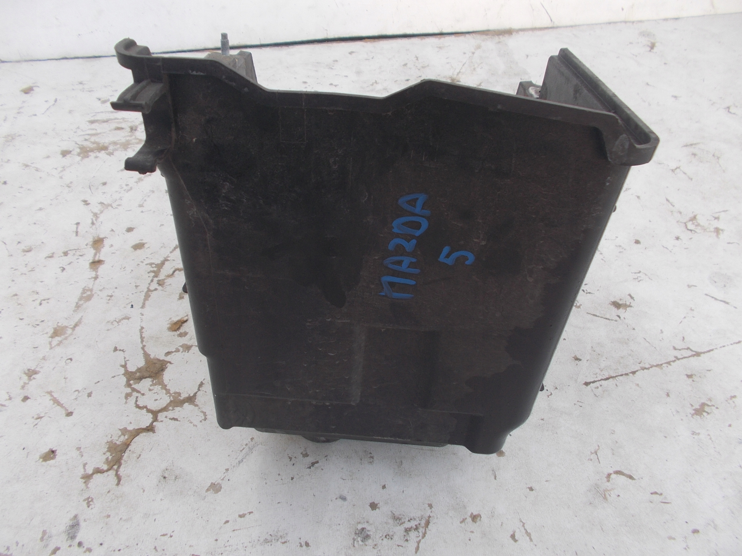 PODSTAVEC AUTOBATERIE MAZDA 5 05-10