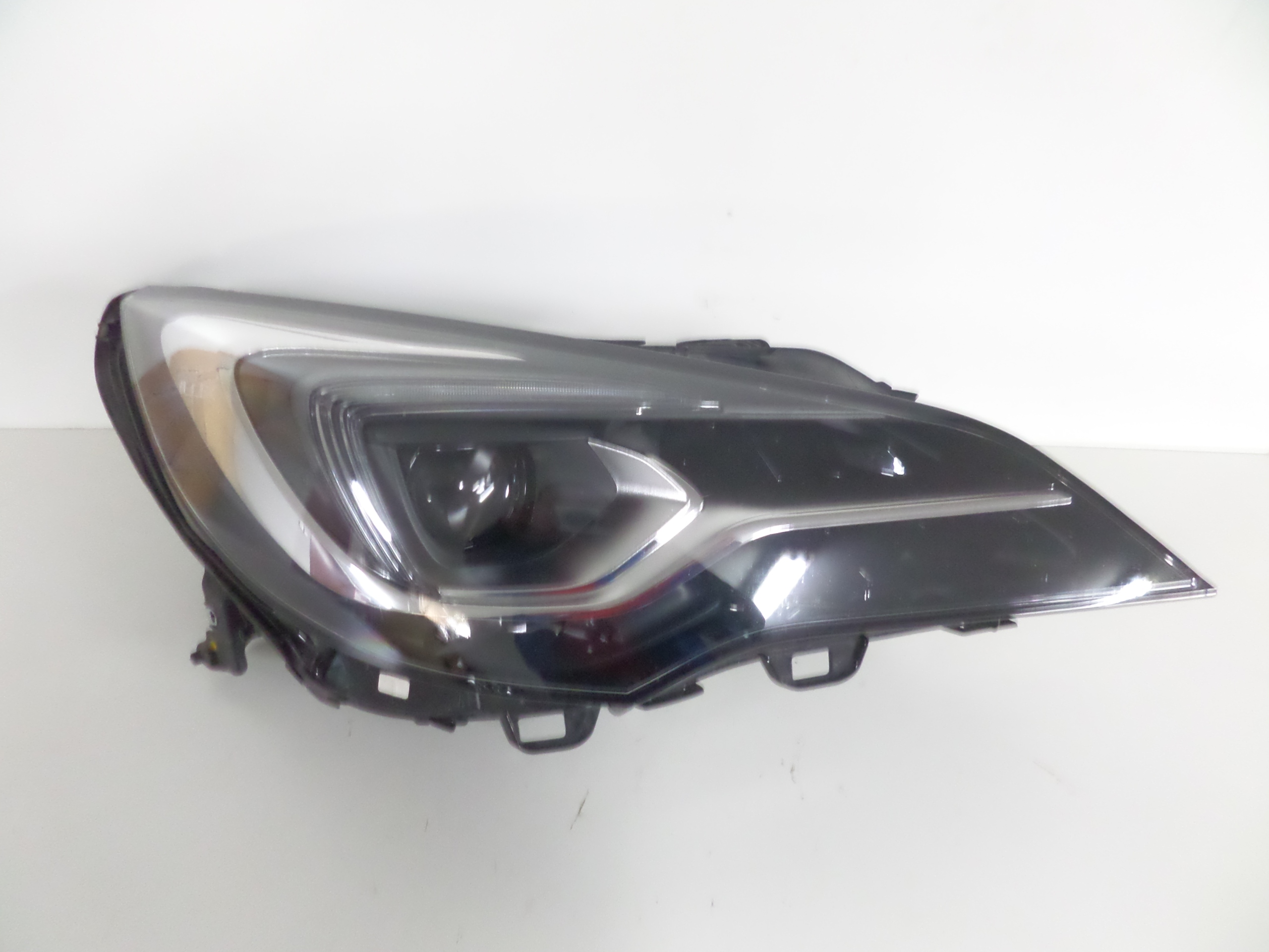 PRAVE PREDNE SVETLO OPEL ASTRA V K 15- FULL LED