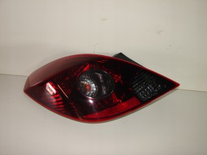 LAVE ZADNE SVETLO OPEL CORSA D 06-14 3DVERE LAVE ZADNE SVETLO OPEL CORSA D 06-14 3DVERE