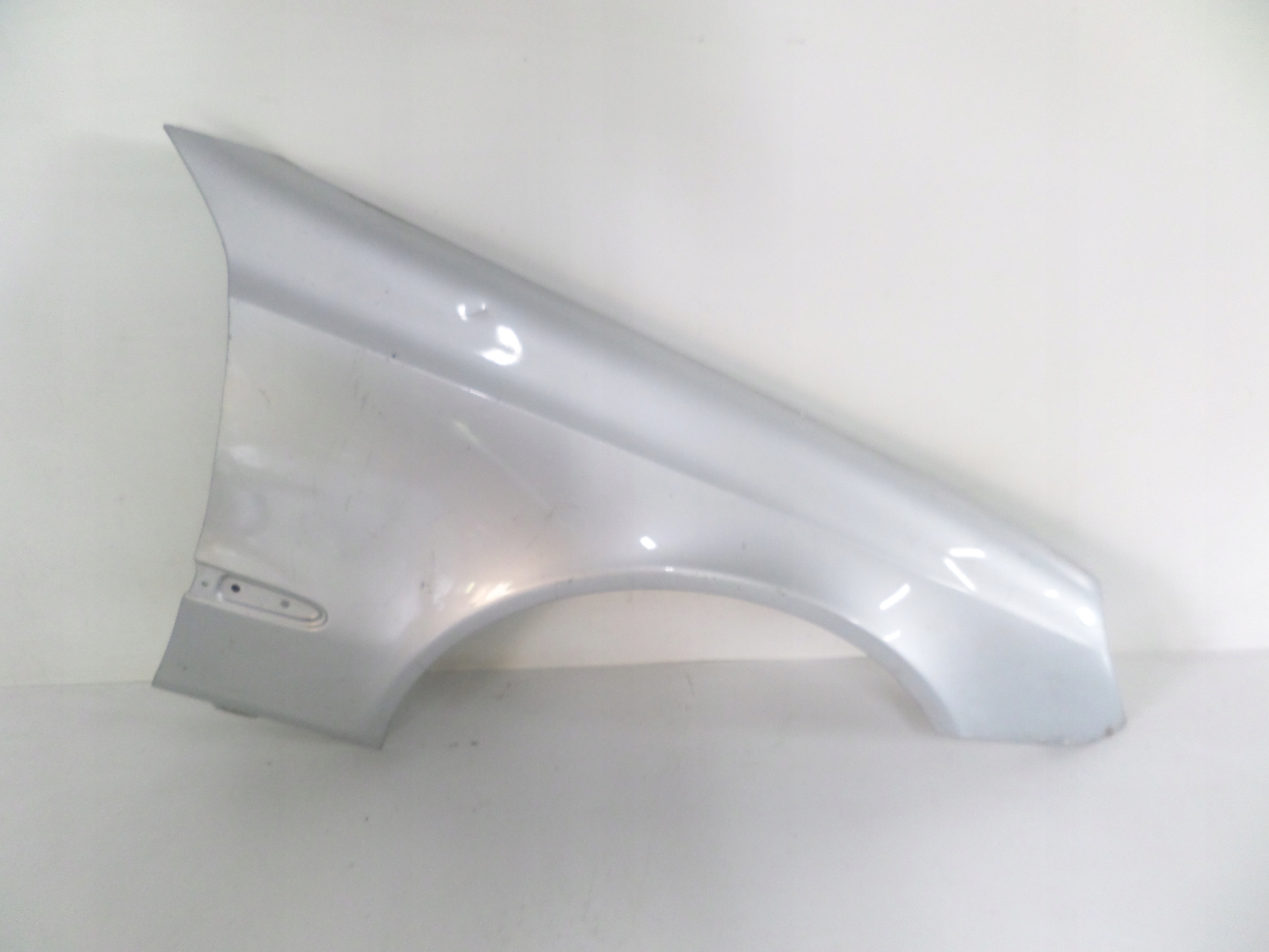 PRAVY PREDNY BLATNIK MERCEDES E KLASA W211
