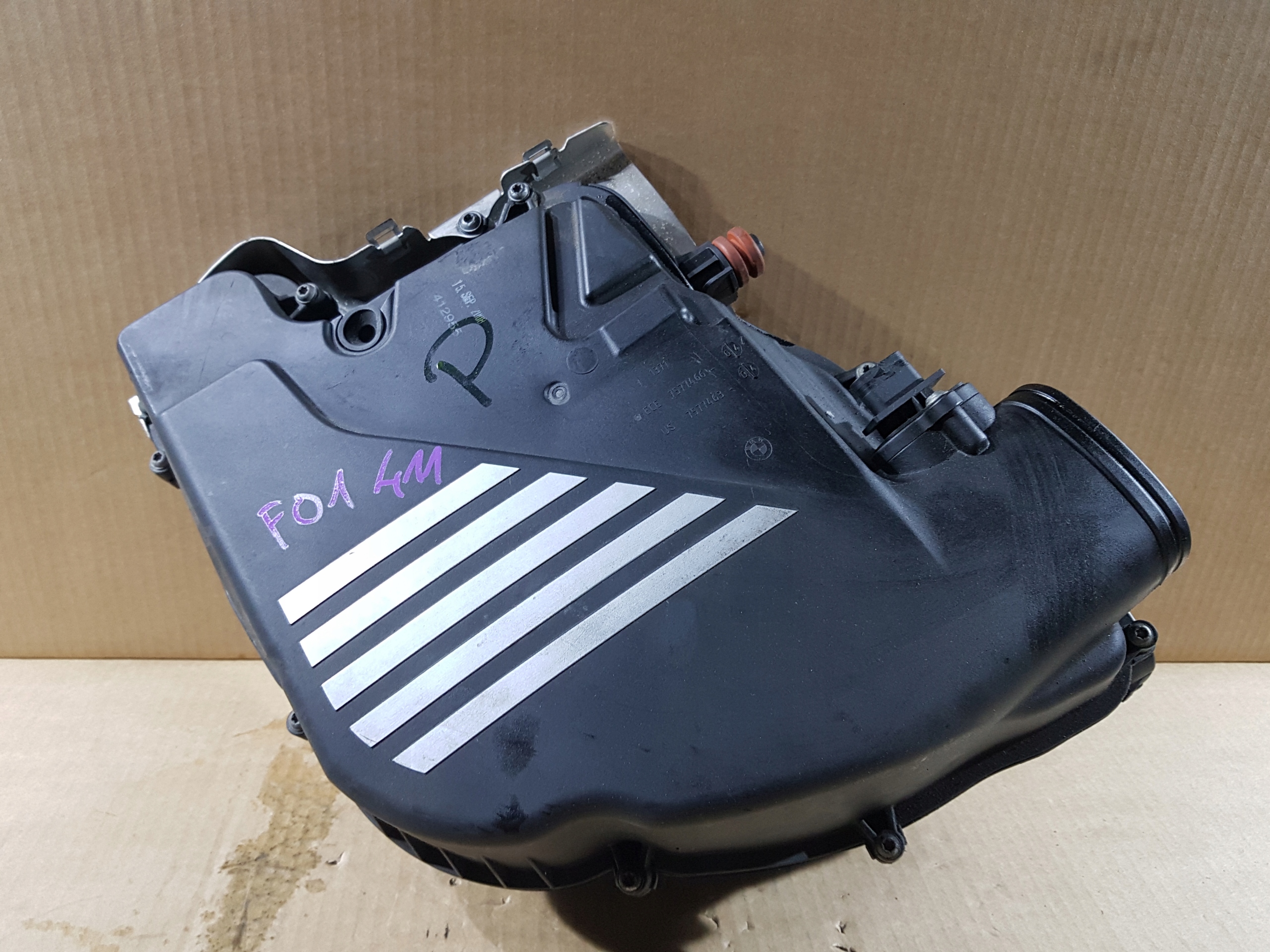 BMW F01 F02 750i OBAL VZDUCHOVÉHO FILTERA