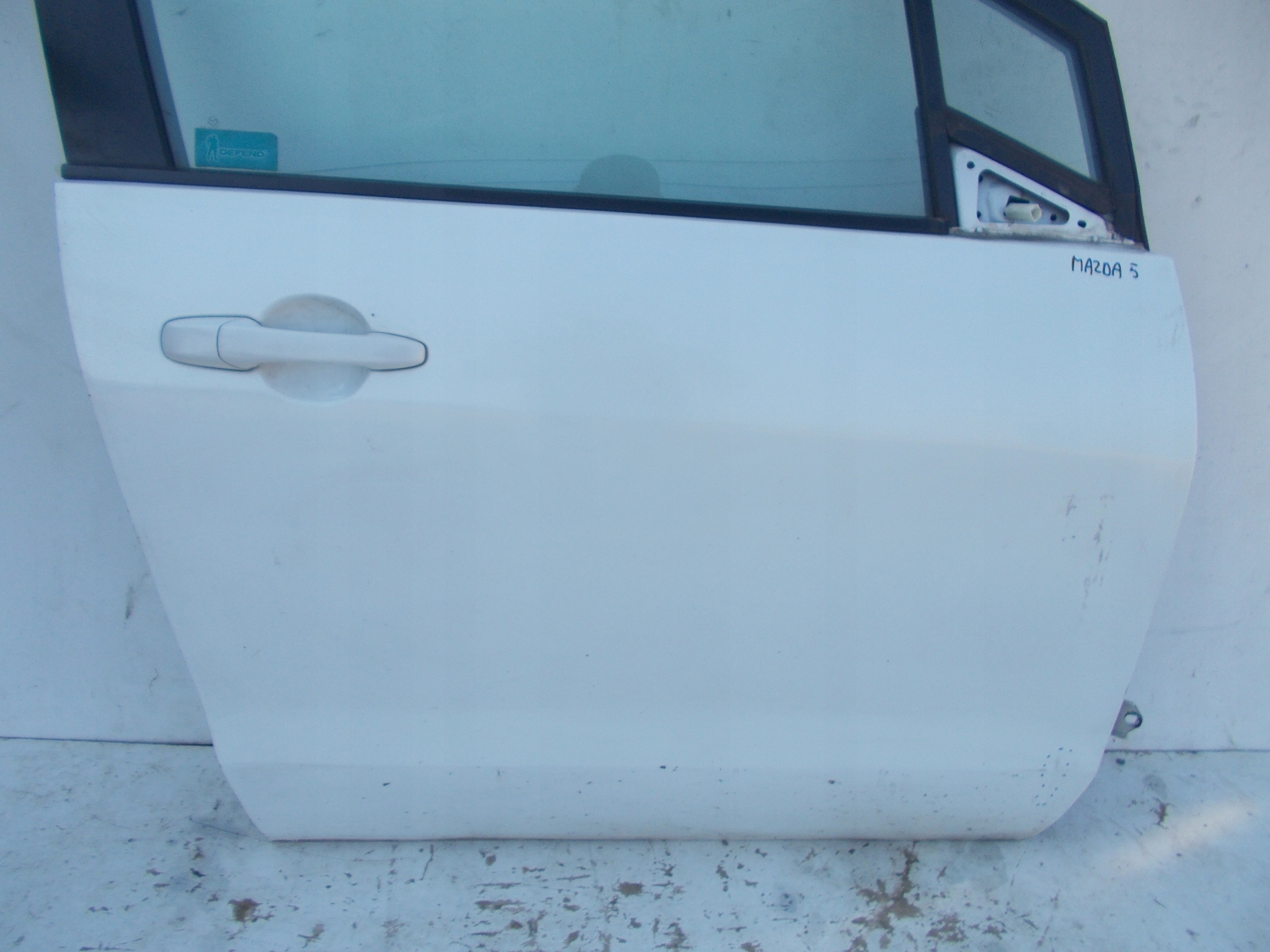 PRAVE PREDNE DVERE MAZDA 5 05-10