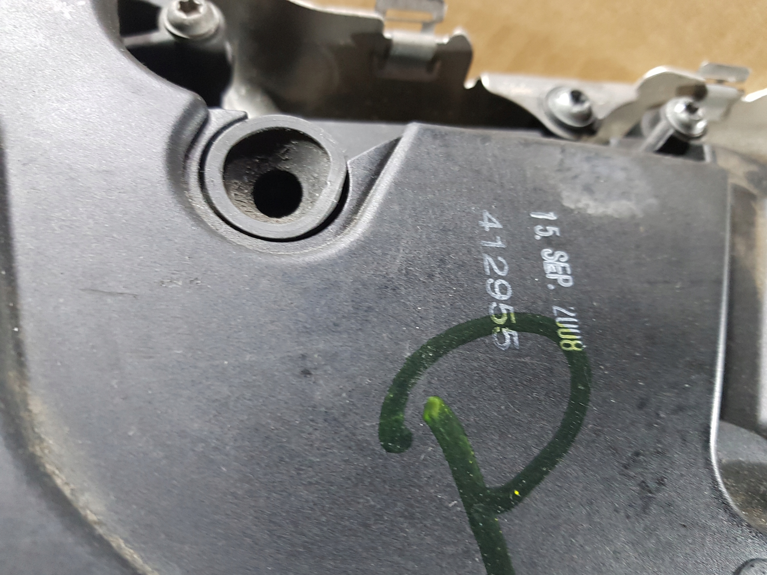 BMW F01 F02 750i OBAL VZDUCHOVÉHO FILTERA