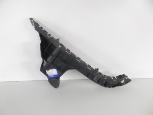 PRAVY ZADNY DRZIAK VOLVO V70 07- PRAVY ZADNY DRZIAK VOLVO V70 07-