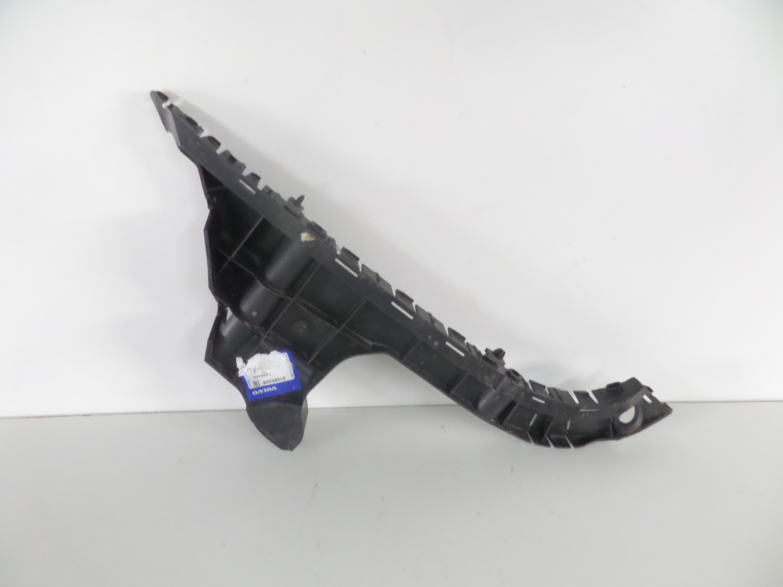 PRAVY ZADNY DRZIAK VOLVO V70 07-