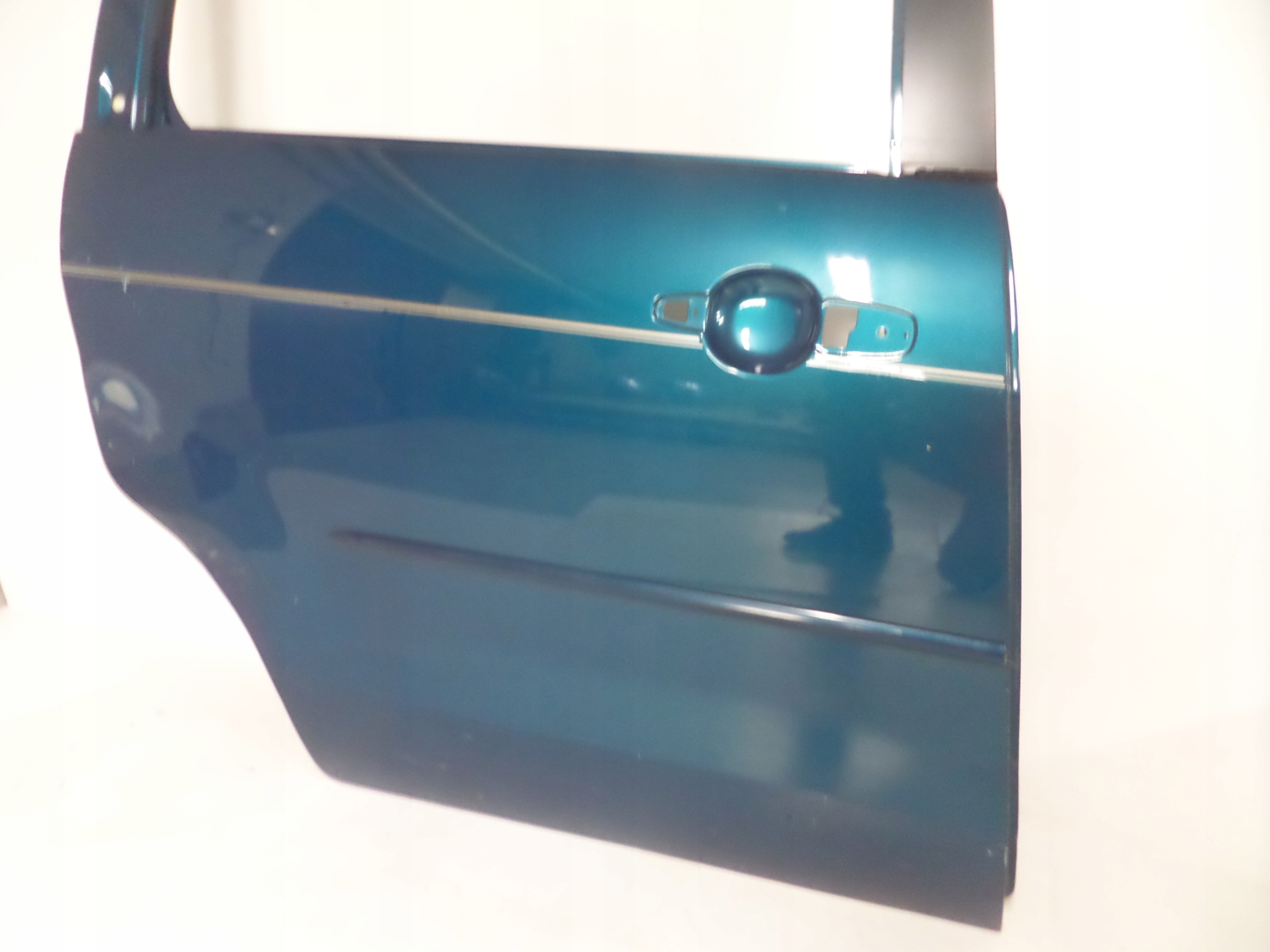PRAVE ZADNE DVERE MAZDA 5 CR 05-10