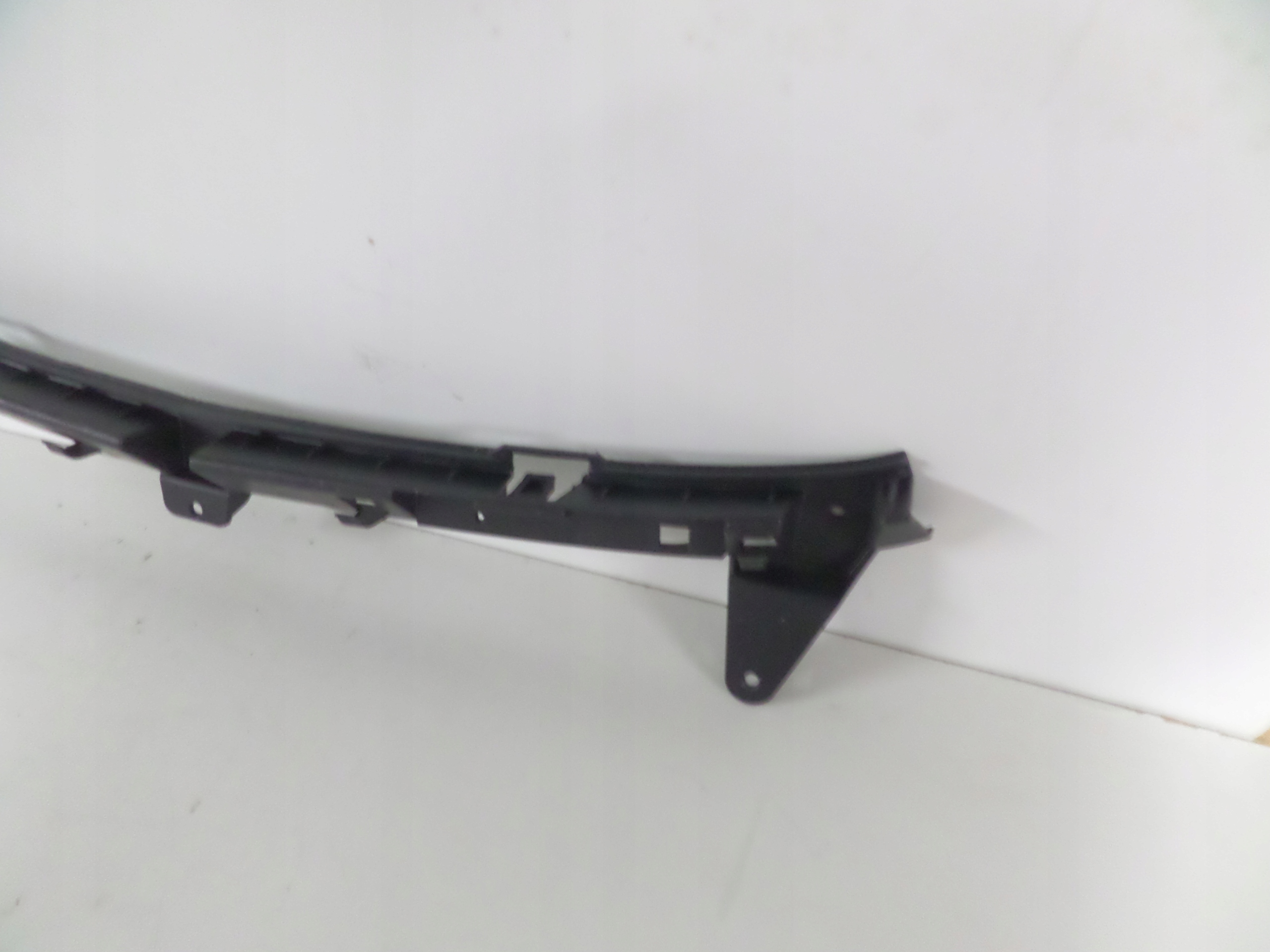 ZADNY DRZIAK OPEL CORSA D 06-