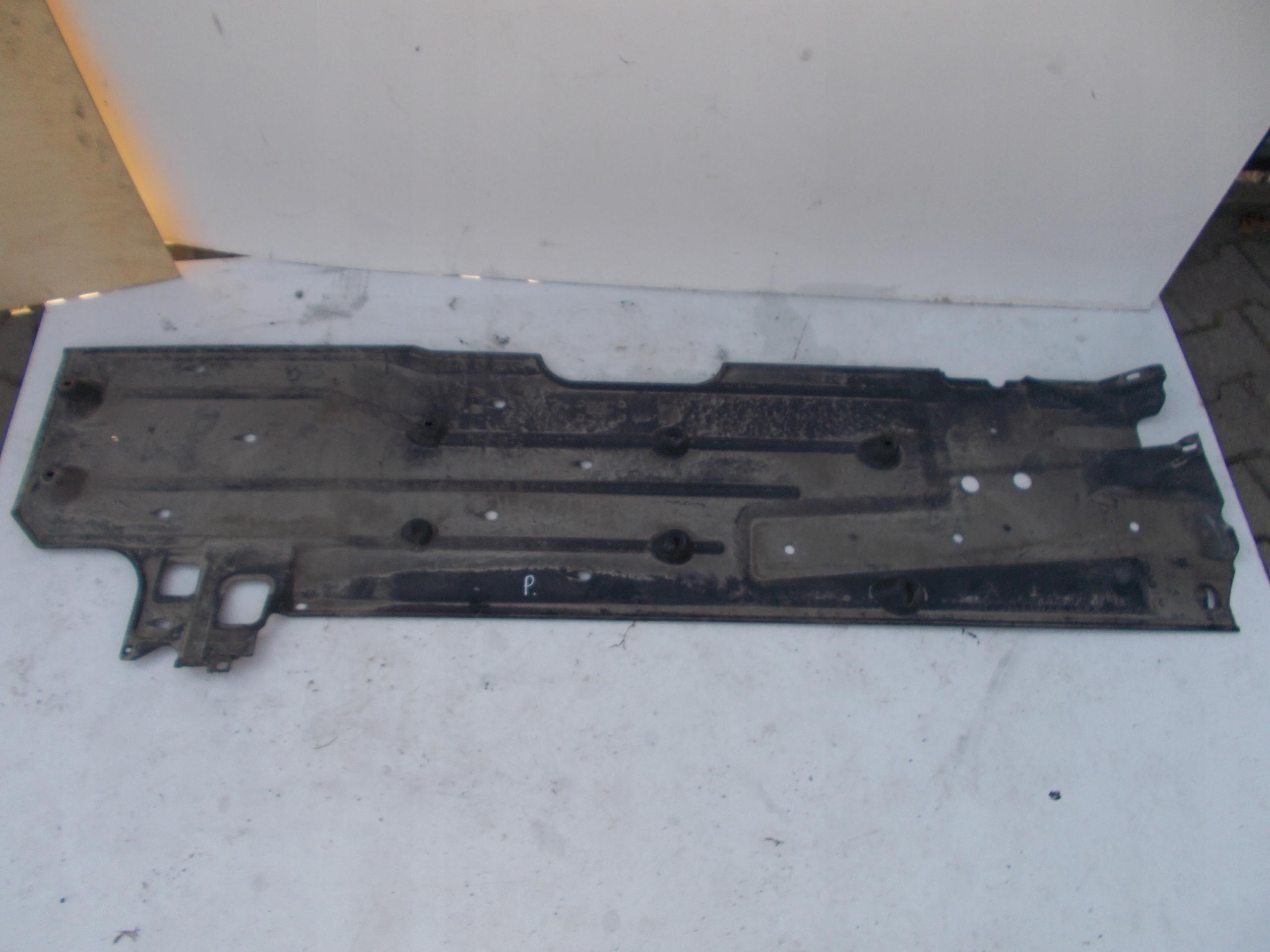 KRYT PODVOZKU – PRAVY MINI COOPER R56 2753164