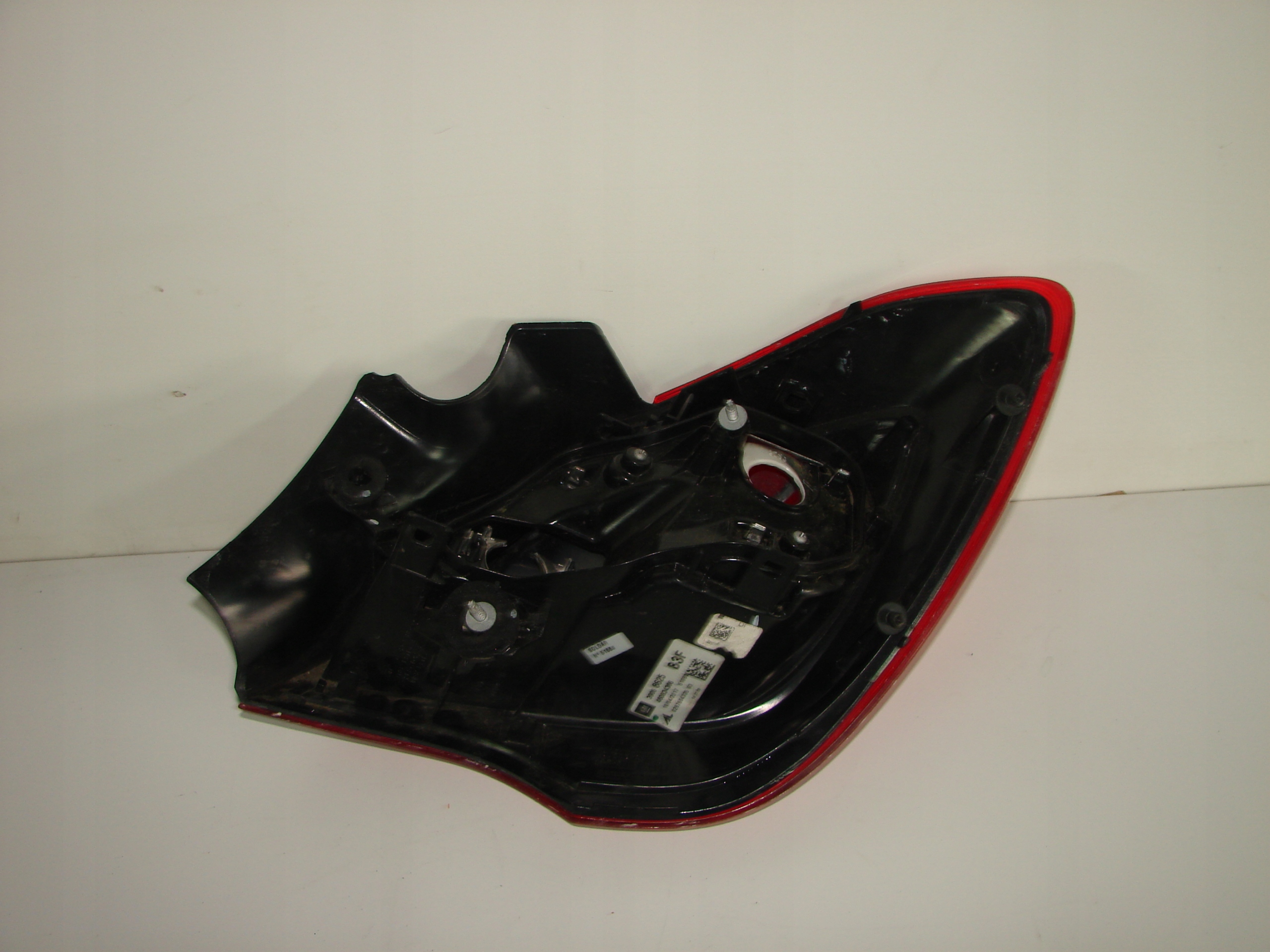LAVE ZADNE SVETLO OPEL CORSA E 14- 3DVERE