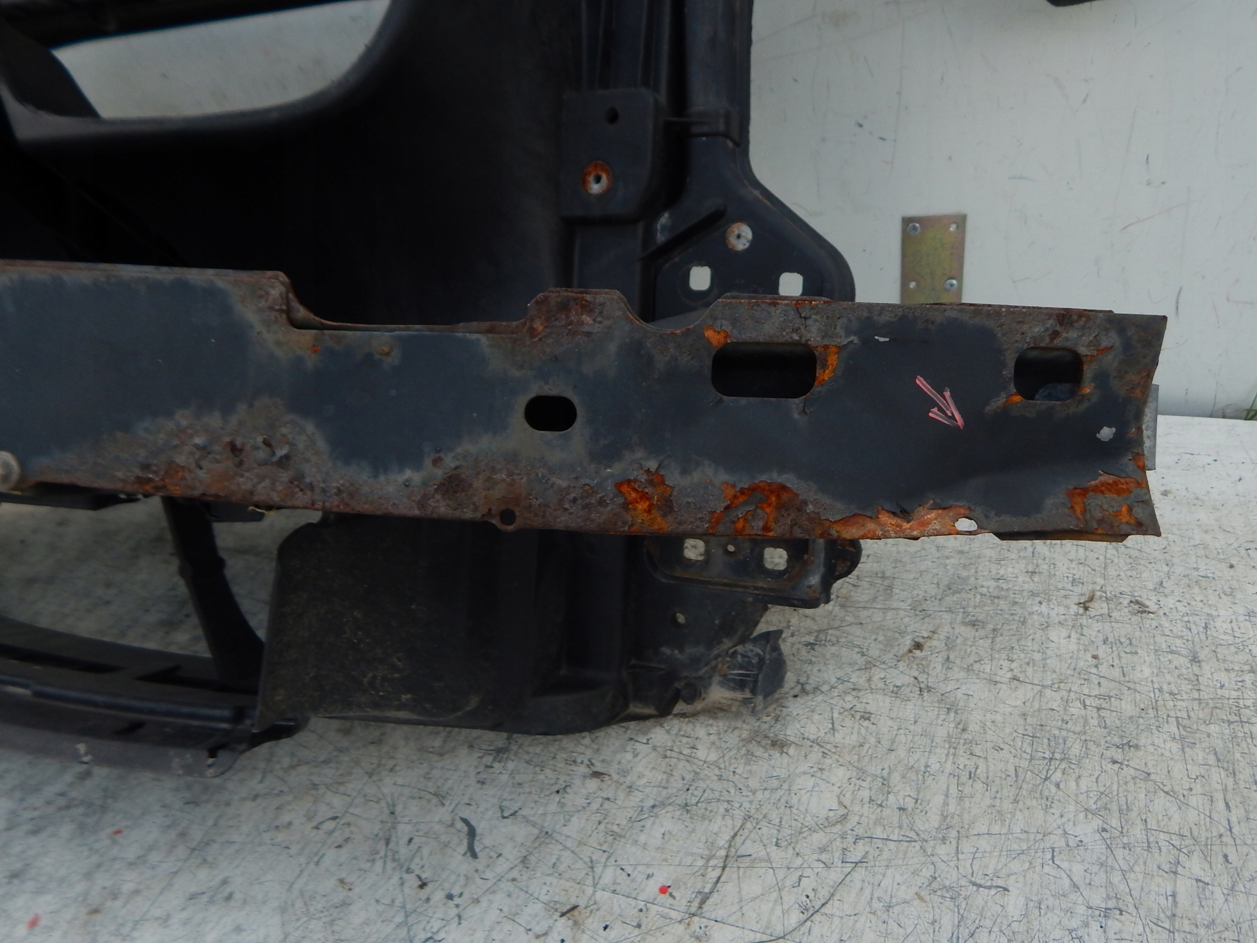 BMW 1 E81 E82 E87 PREDNE CELO