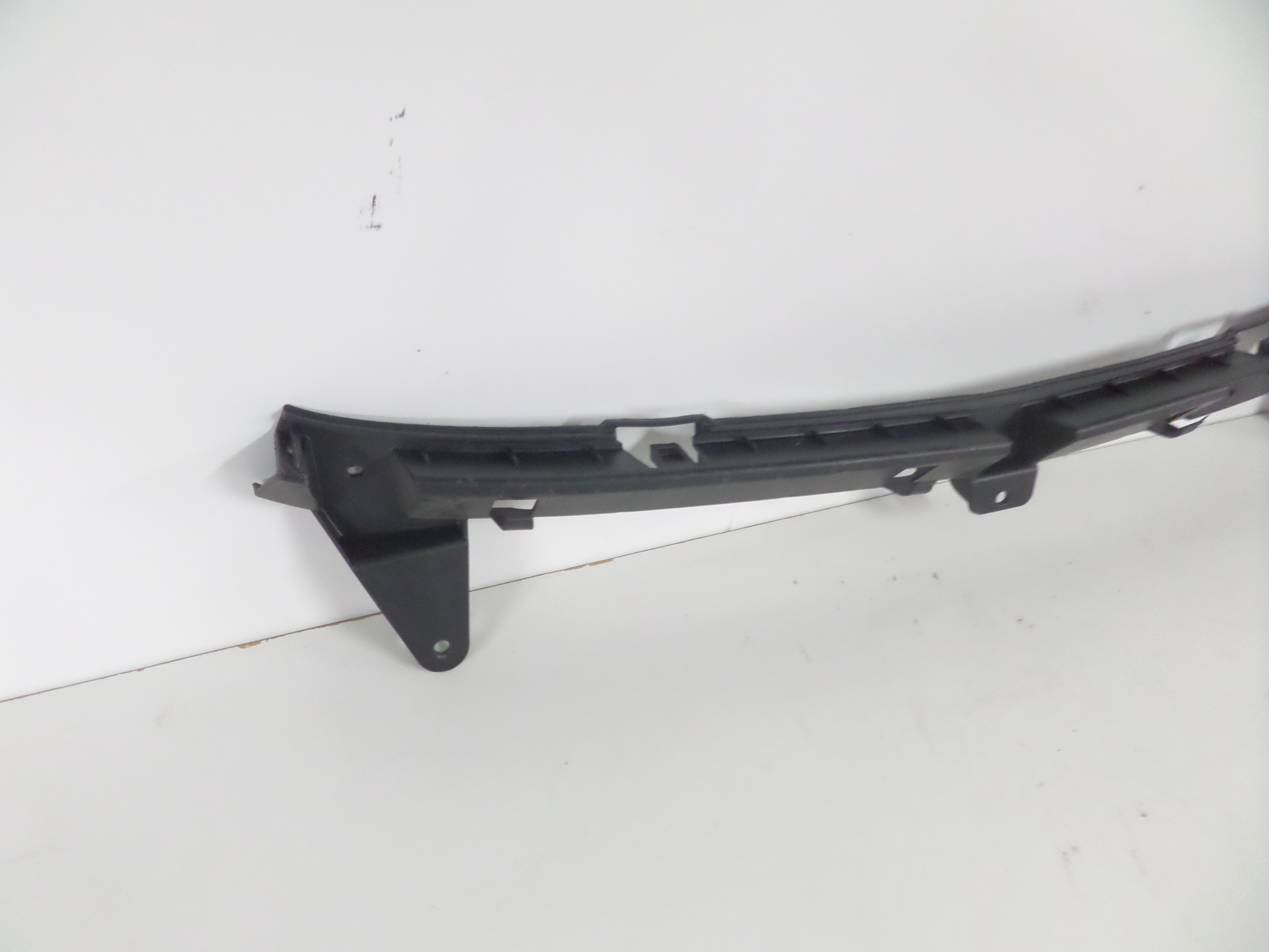 ZADNY DRZIAK OPEL CORSA D 06-