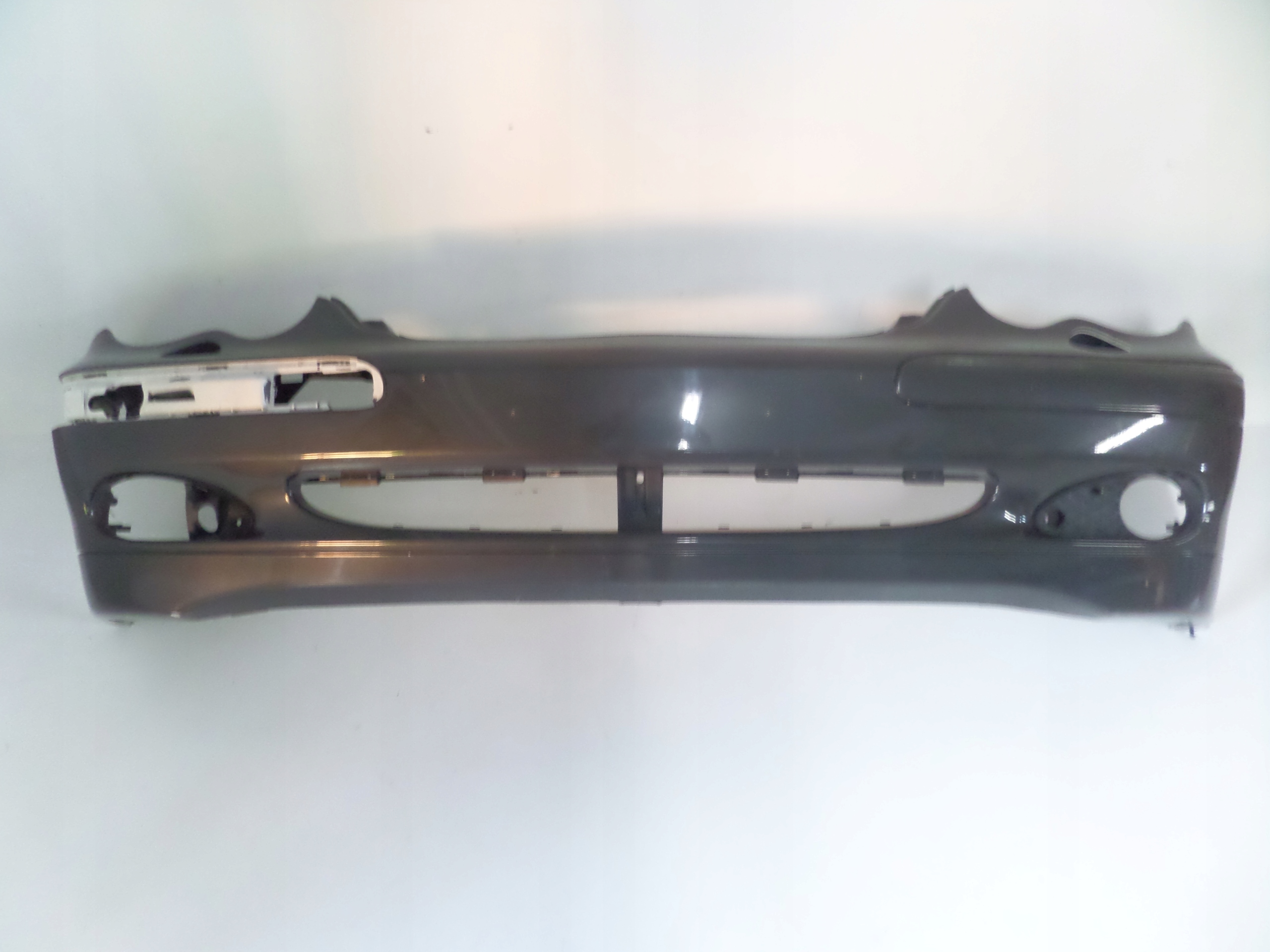 PREDNÝ NÁRAZNÍK MERCEDES C KLASA W203 00-04