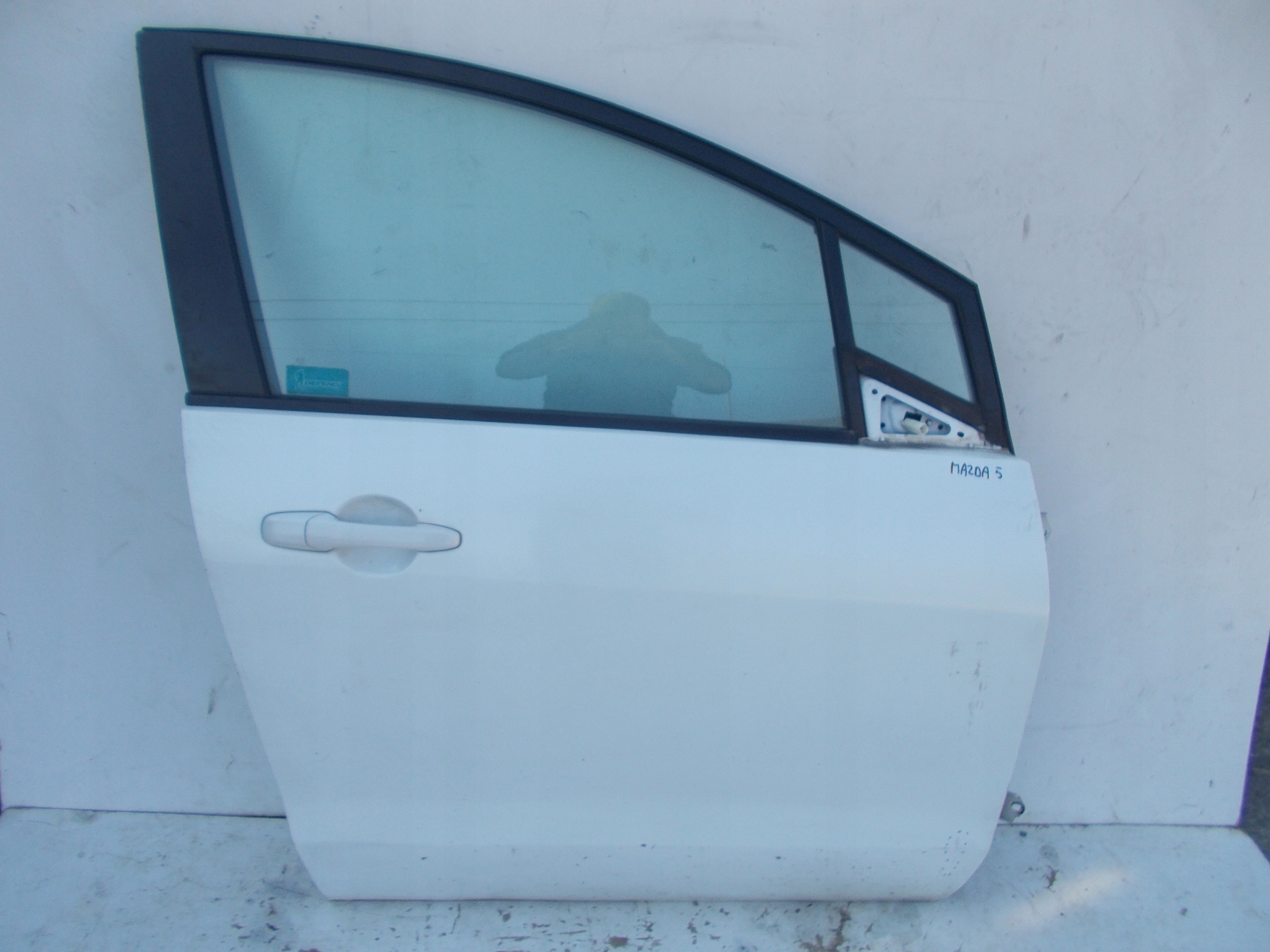 PRAVE PREDNE DVERE MAZDA 5 05-10