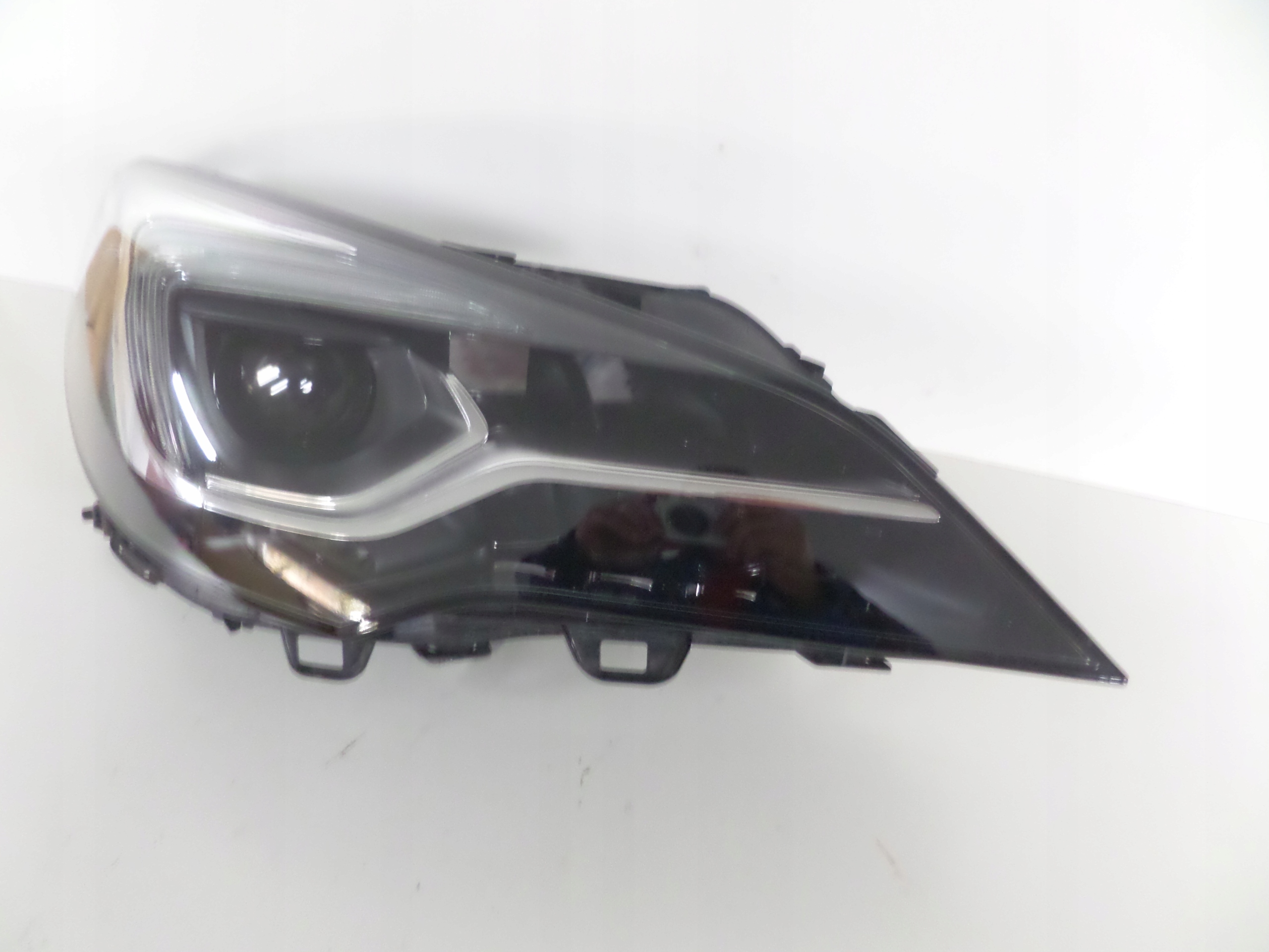 PRAVE PREDNE SVETLO OPEL ASTRA V K 15- FULL LED