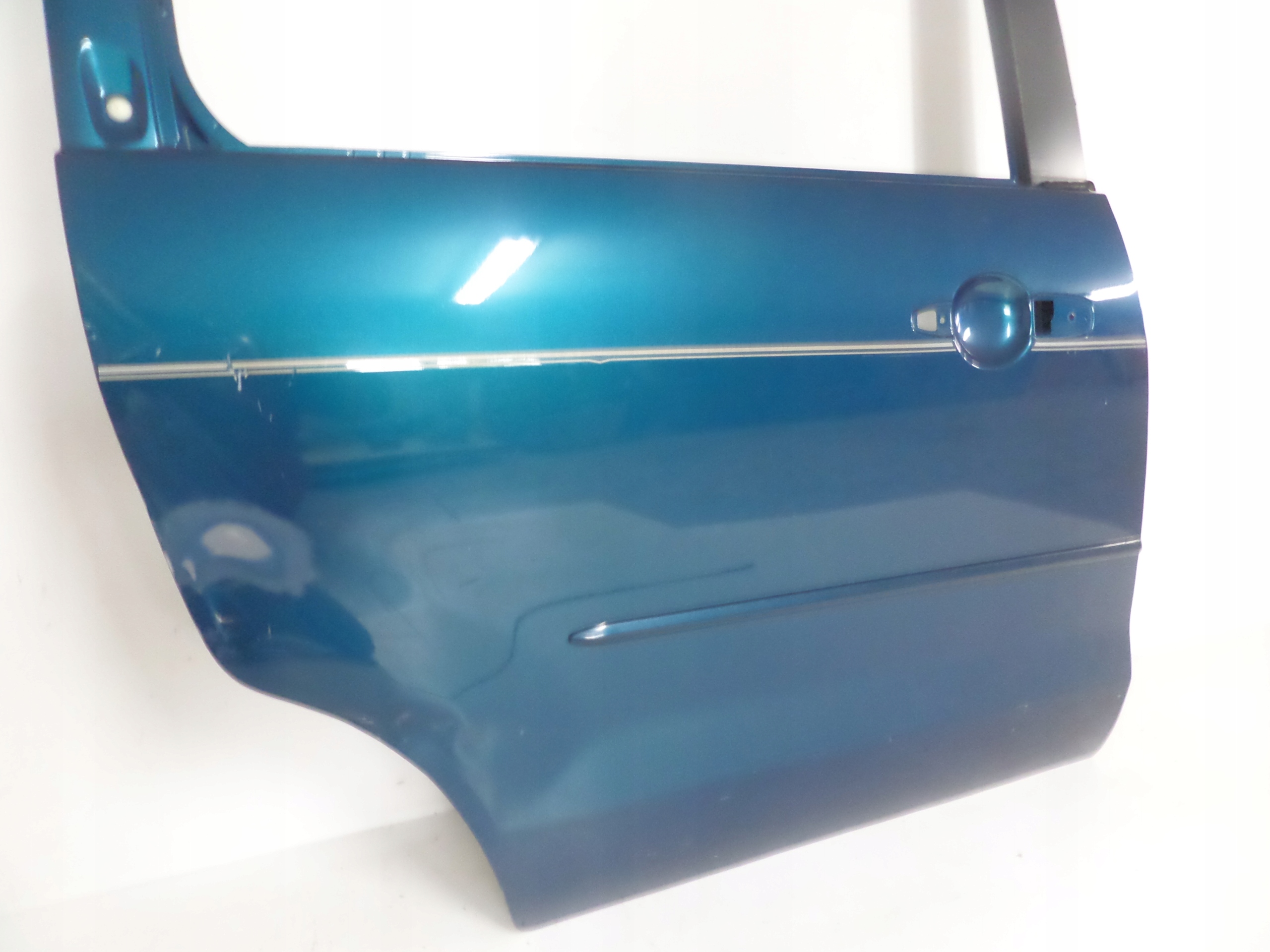 PRAVE ZADNE DVERE MAZDA 5 CR 05-10