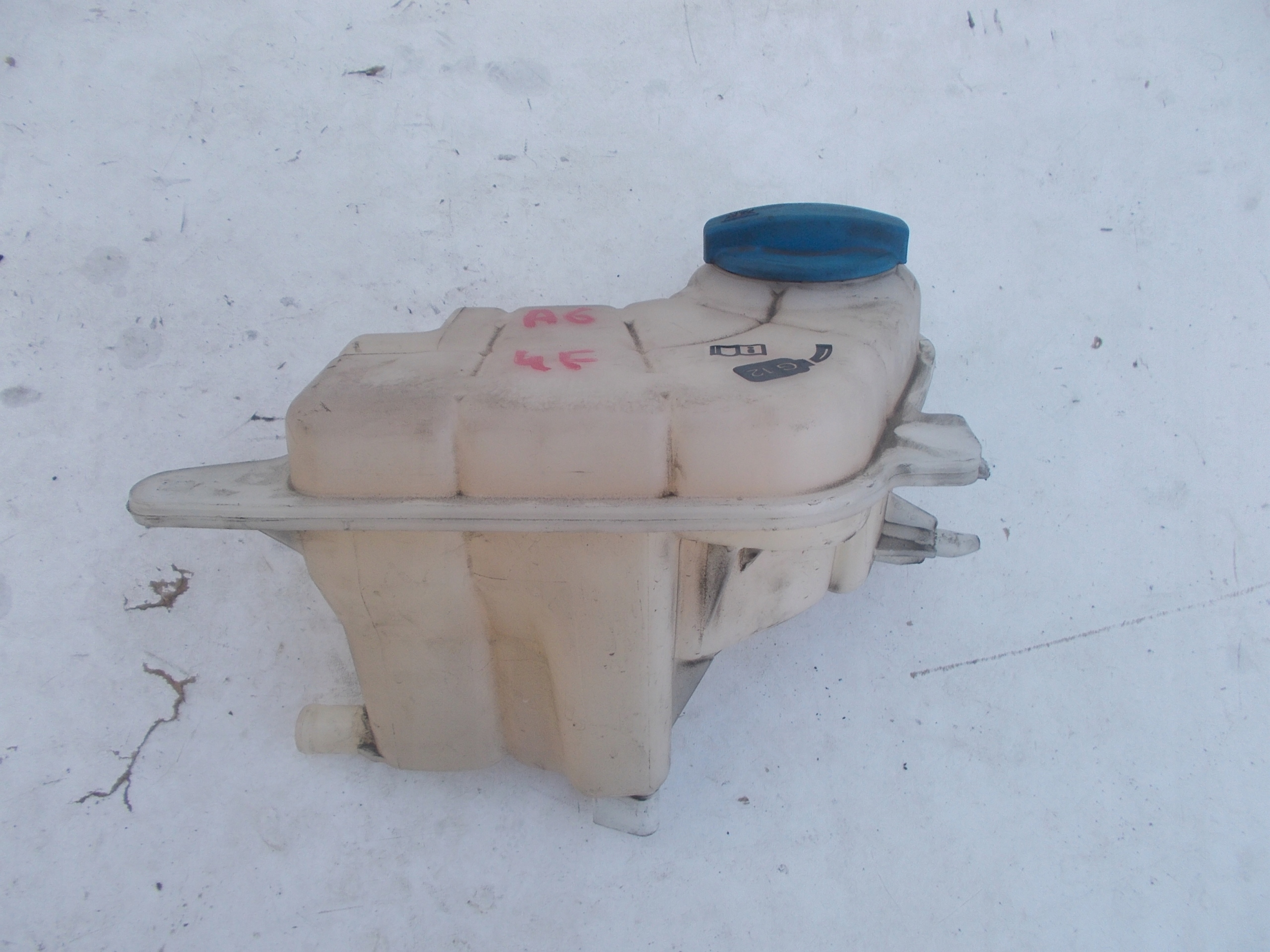 VYROVNAVACIA NADOBKA Audi A6 4F 3.0TDI