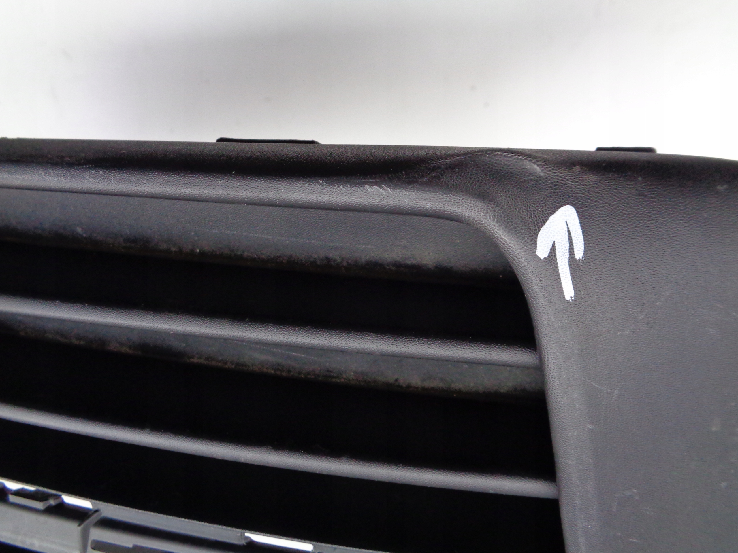 ĽAVÁ LIŠTA NÁRAZNÍKA  VW T6 7E0 15-