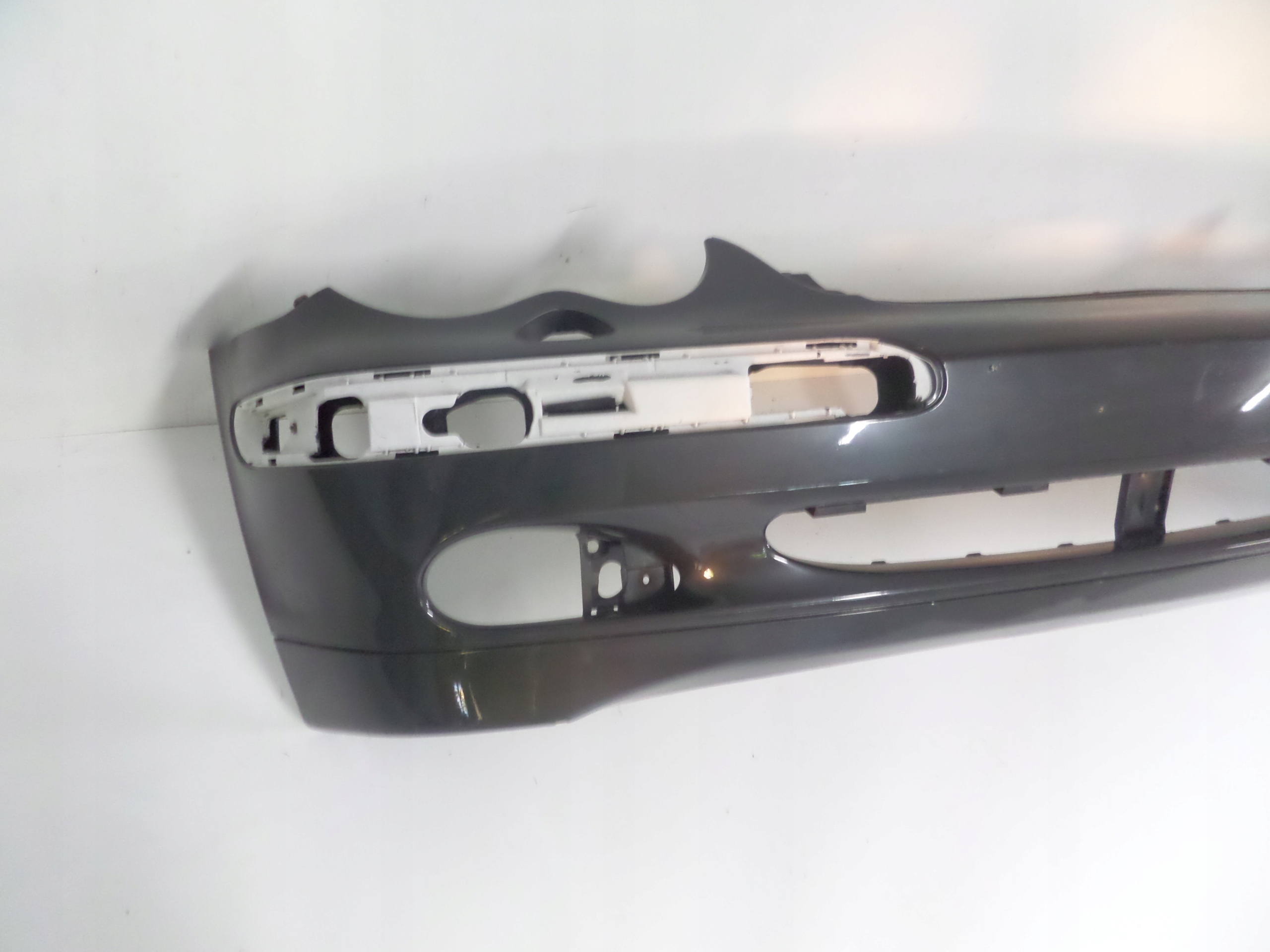 PREDNÝ NÁRAZNÍK MERCEDES C KLASA W203 00-04