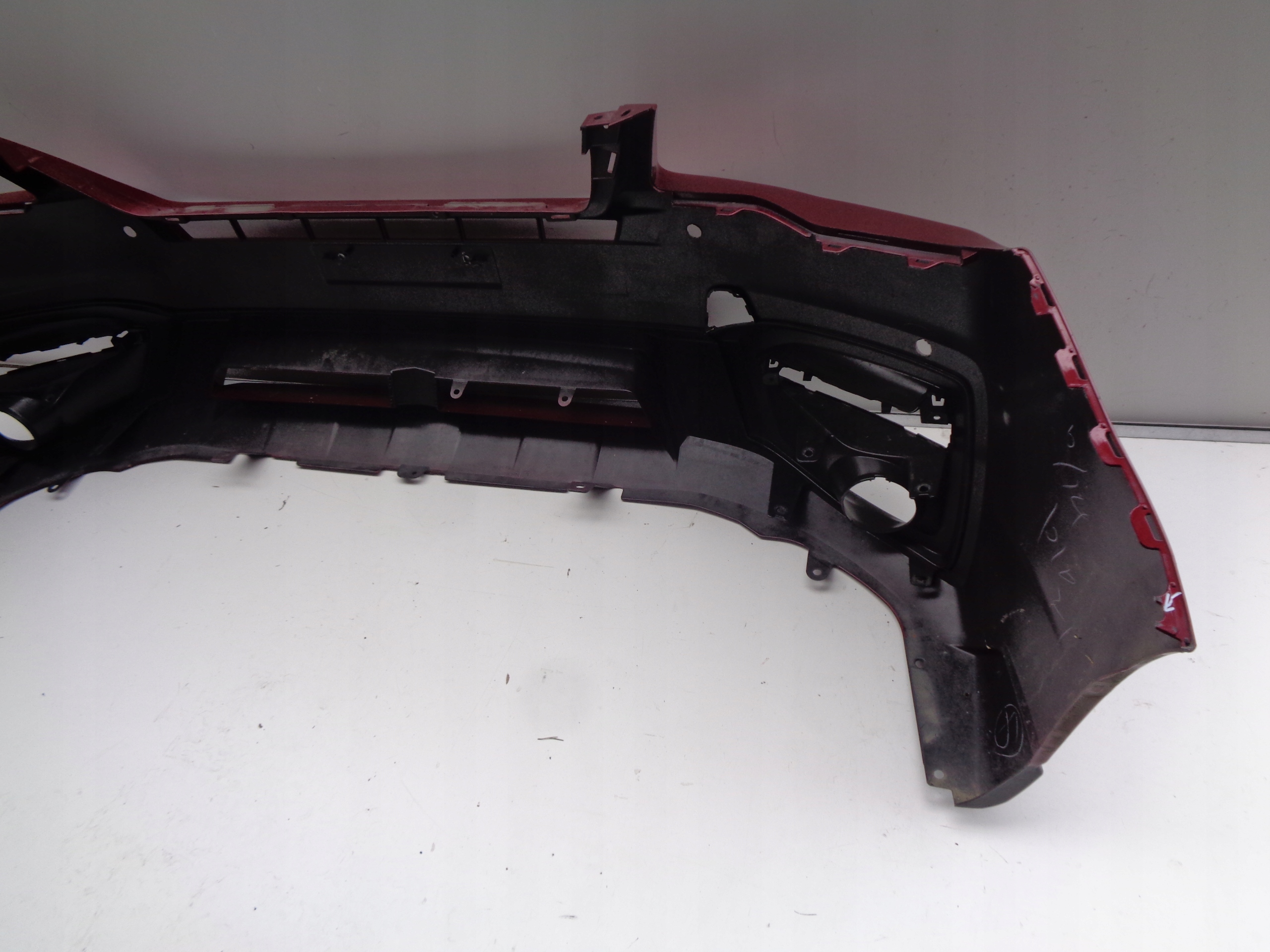 PREDNÝ NÁRAZNÍK SUBARU FORESTER 14- LIFT NR 20132