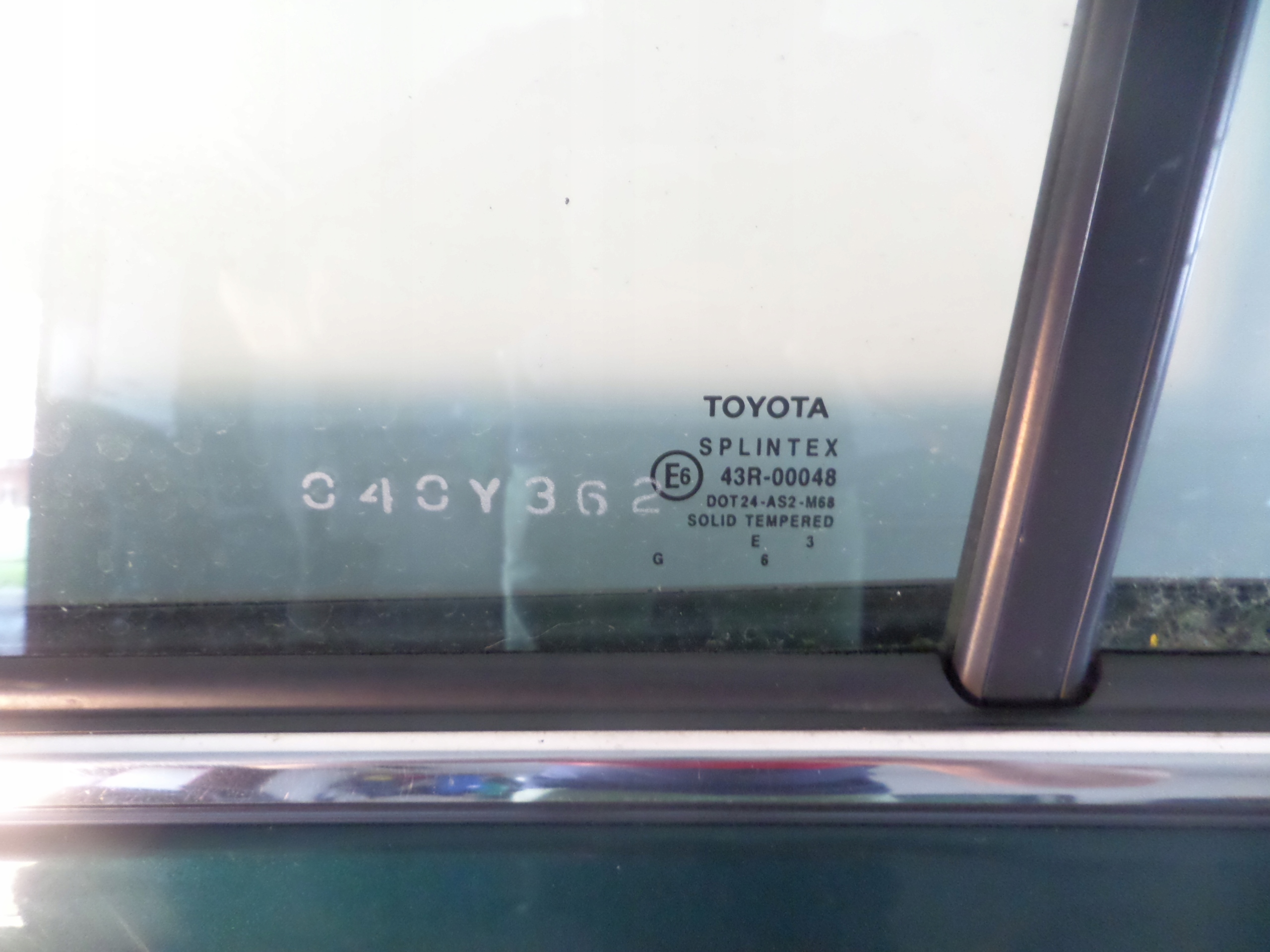 LAVE ZADNE DVERE TOYOTA AVENSIS T25 03-08 SEDAN