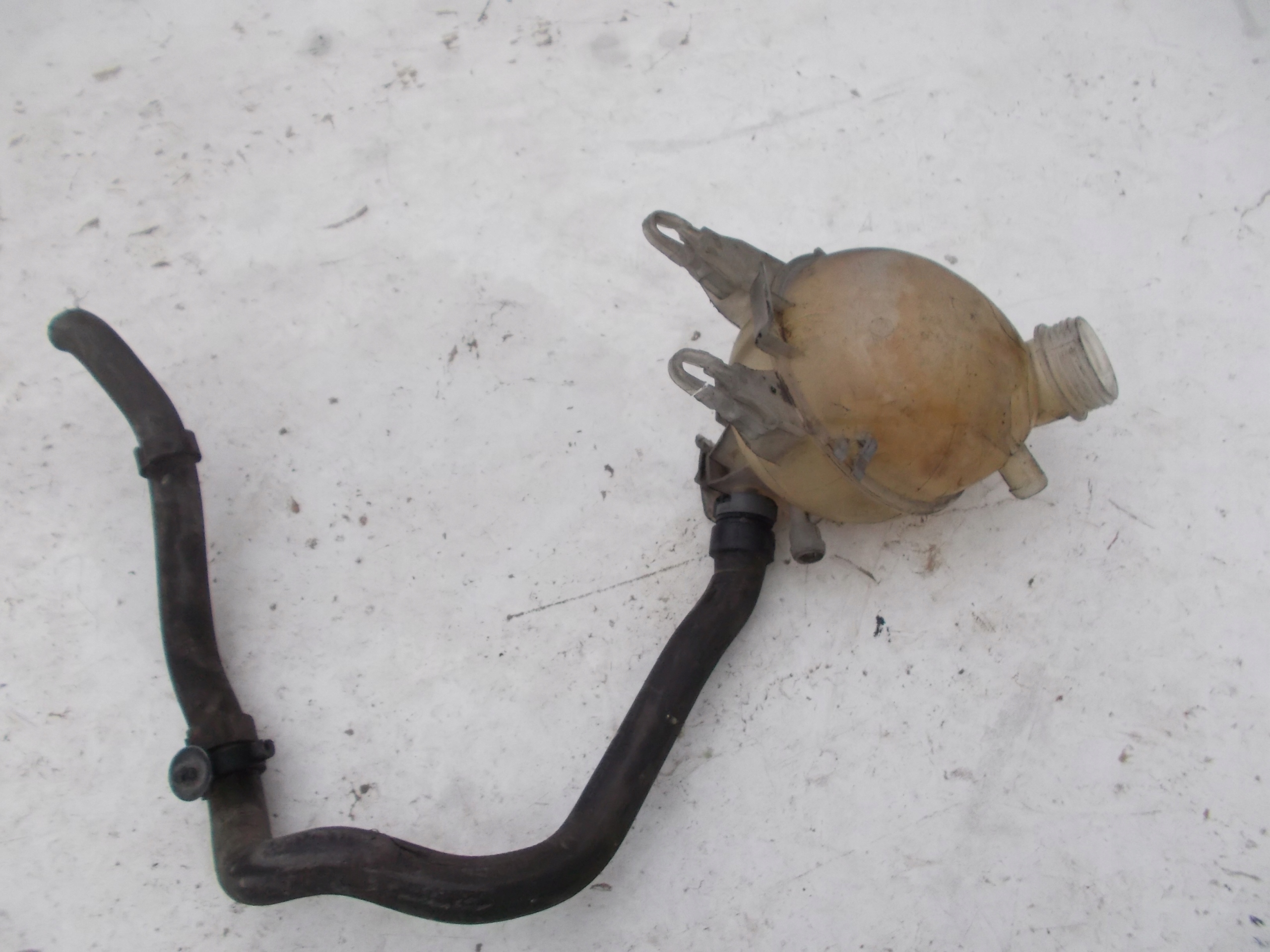 VYROVNÁVACIA NÁDOBKA CITROEN PEUGEOT 1.6HDI