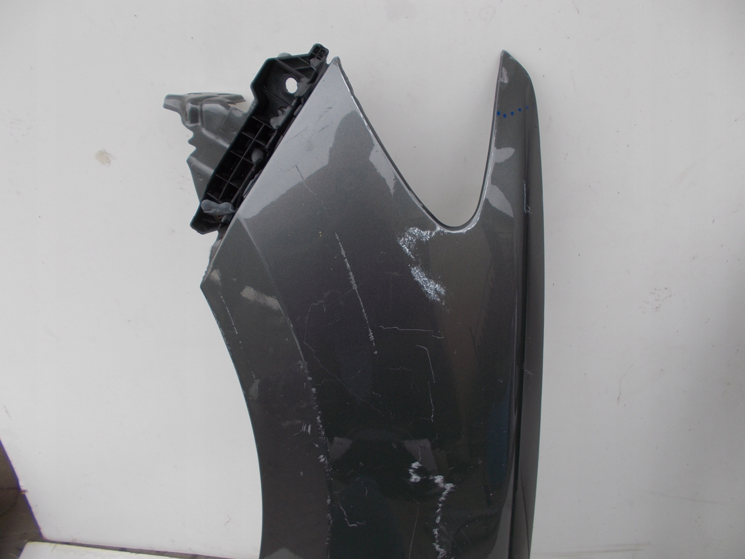 ĽAVÝ PREDNÝ BLATNÍK HYUNDAI SANTA FE 06-