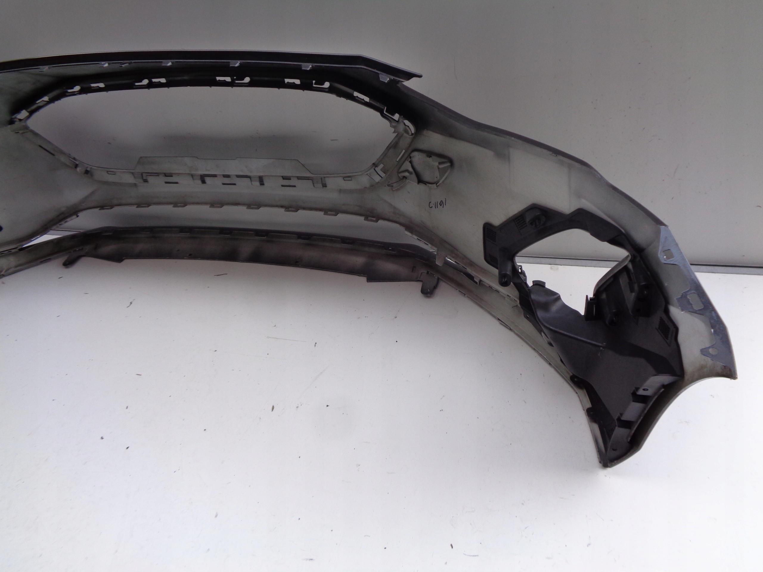 PREDNÝ NÁRAZNÍK FORD FOCUS MK4 18- NR 20162