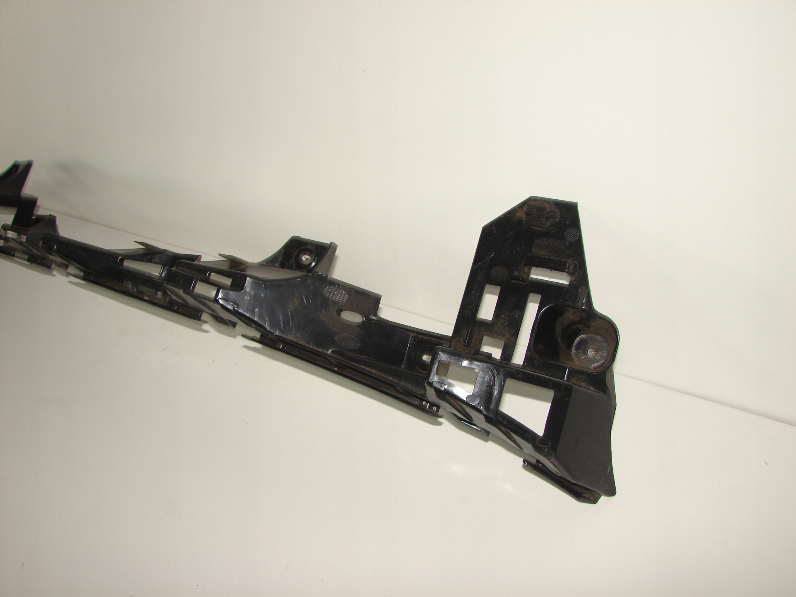 LAVA LISTA ZADNEHO NARAZNIKA OPEL CASCADA 13-