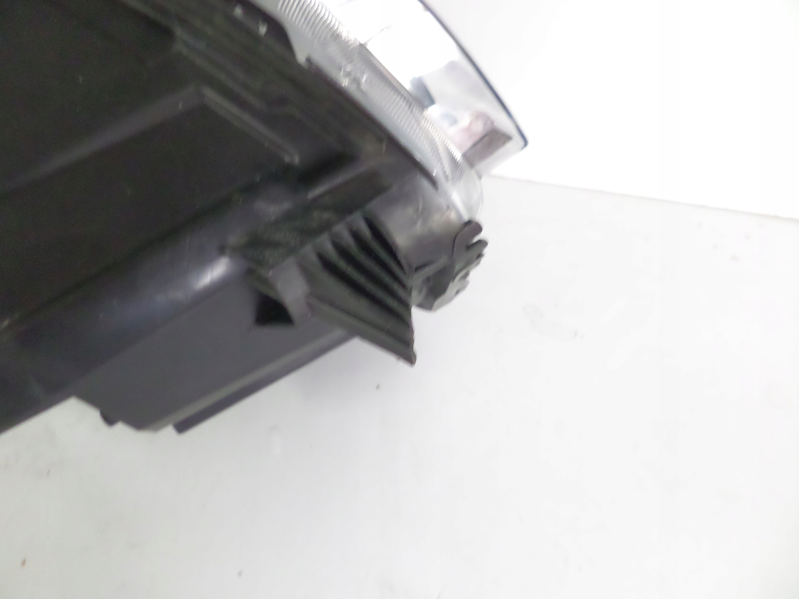 LAVE PREDNE SVETLO CITROEN JUMPY III 16- XENON