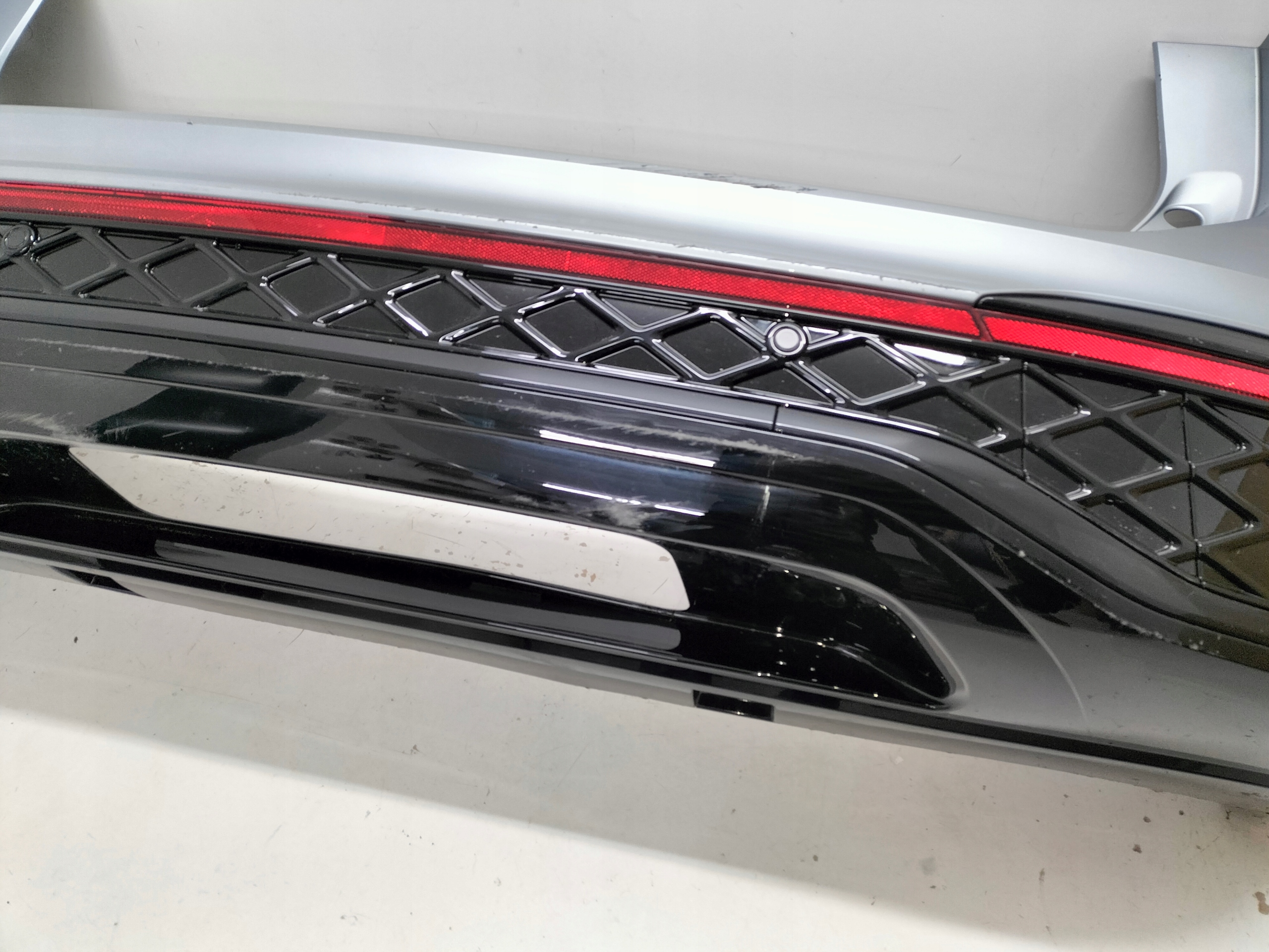 ZADNÝ NÁRAZNÍK VW TIGUAN III 24- R-LINE