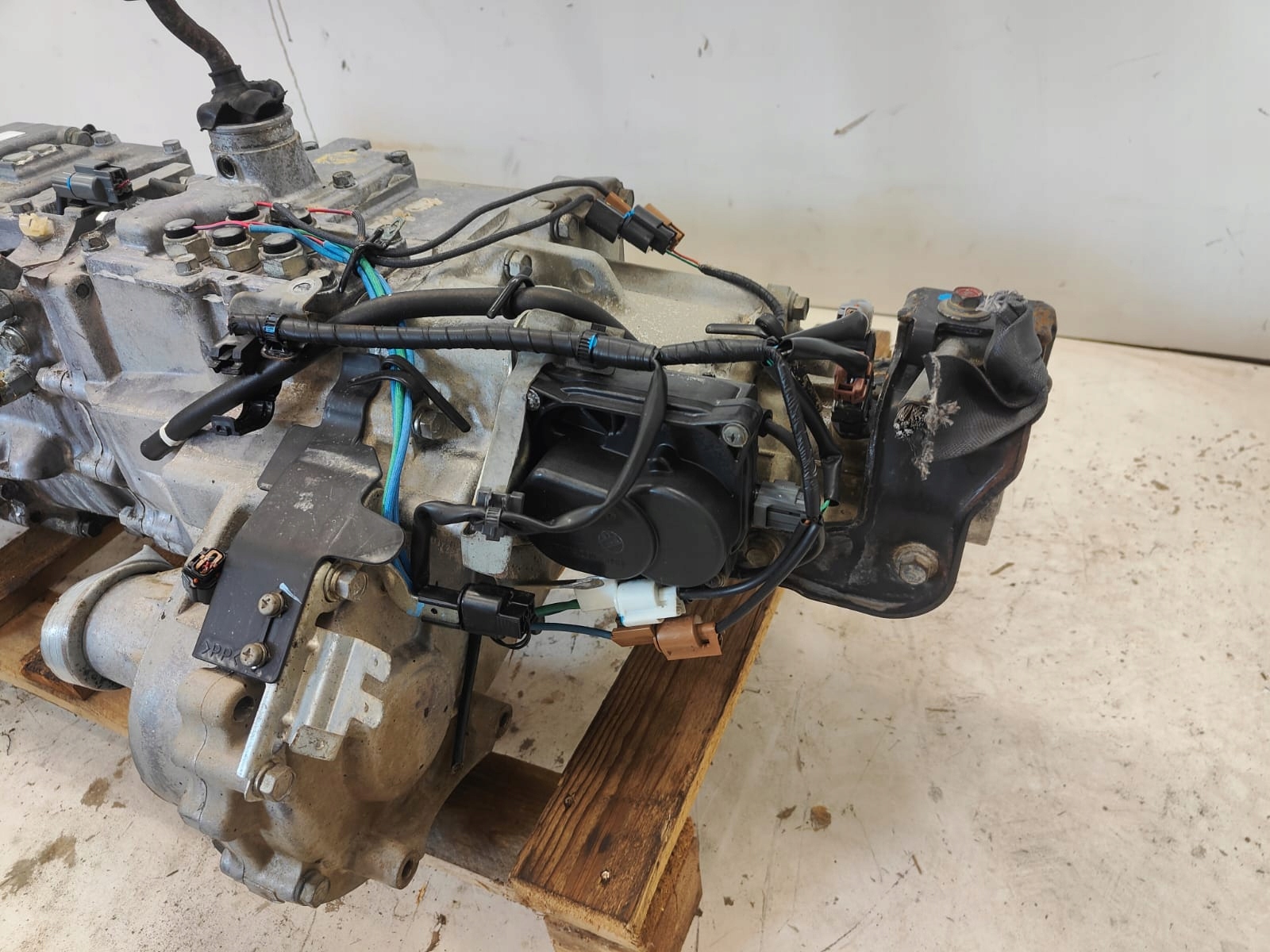Mitsubishi pajero IV 3.2 diesel 2011 PREVODOVKA + PRIDAVNA PREVODOVKA komplet