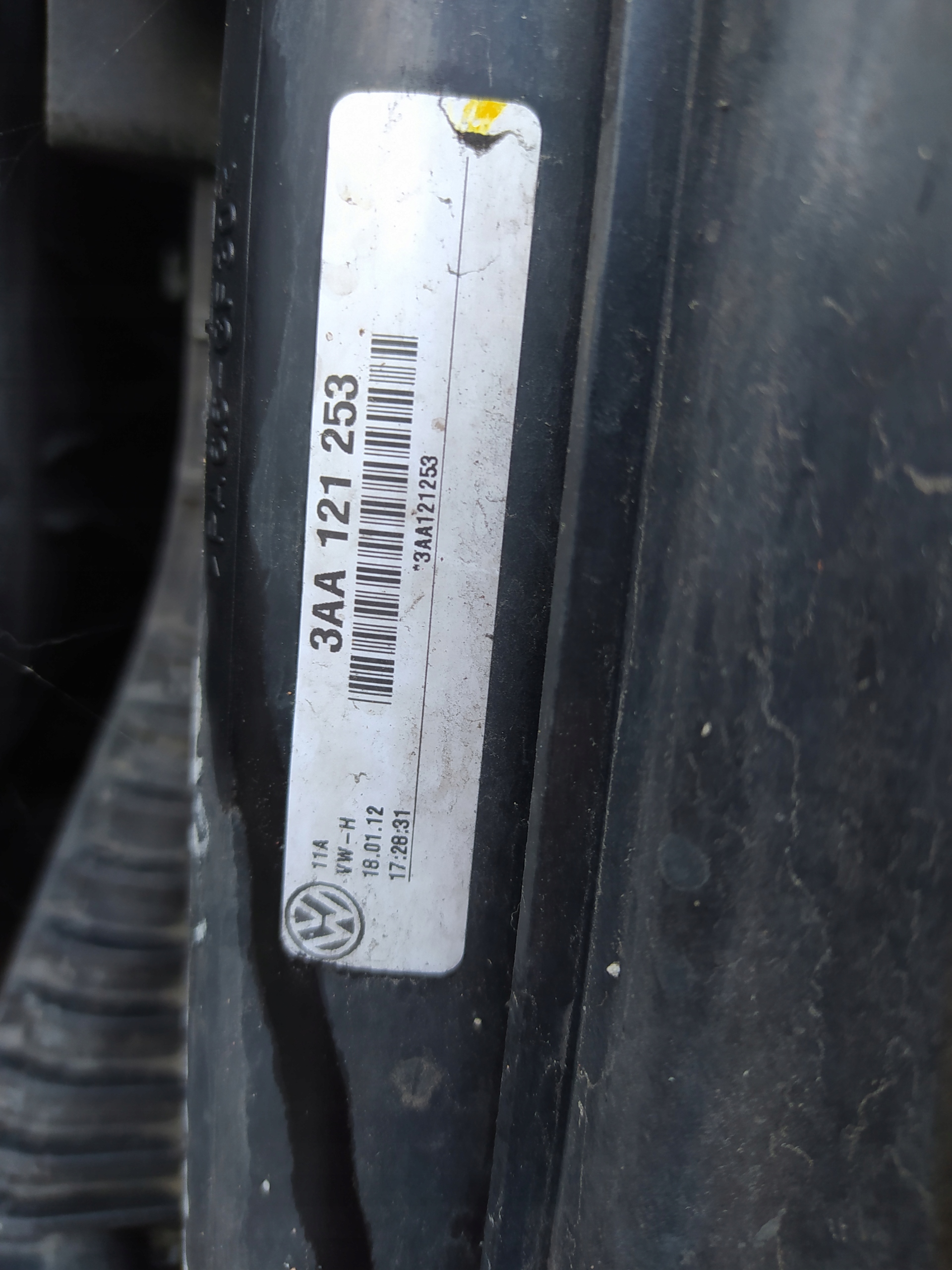 VW PASSAT B7 2.0 TDI PREDNÉ ČELO 3AA805588